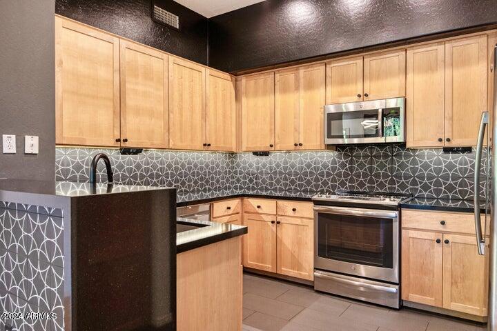 2989 N 44TH Street 3009