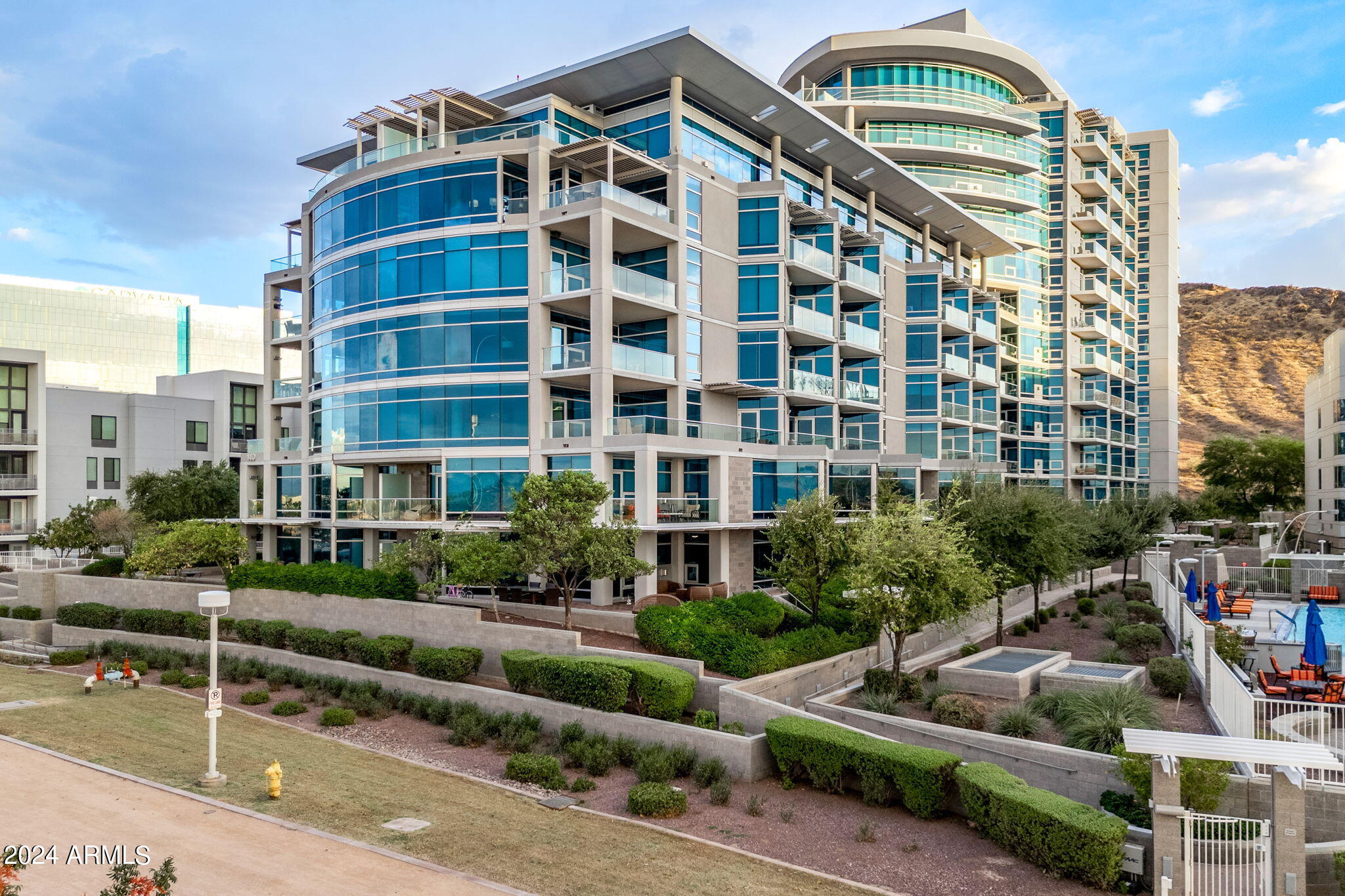 140 E RIO SALADO Parkway, 106