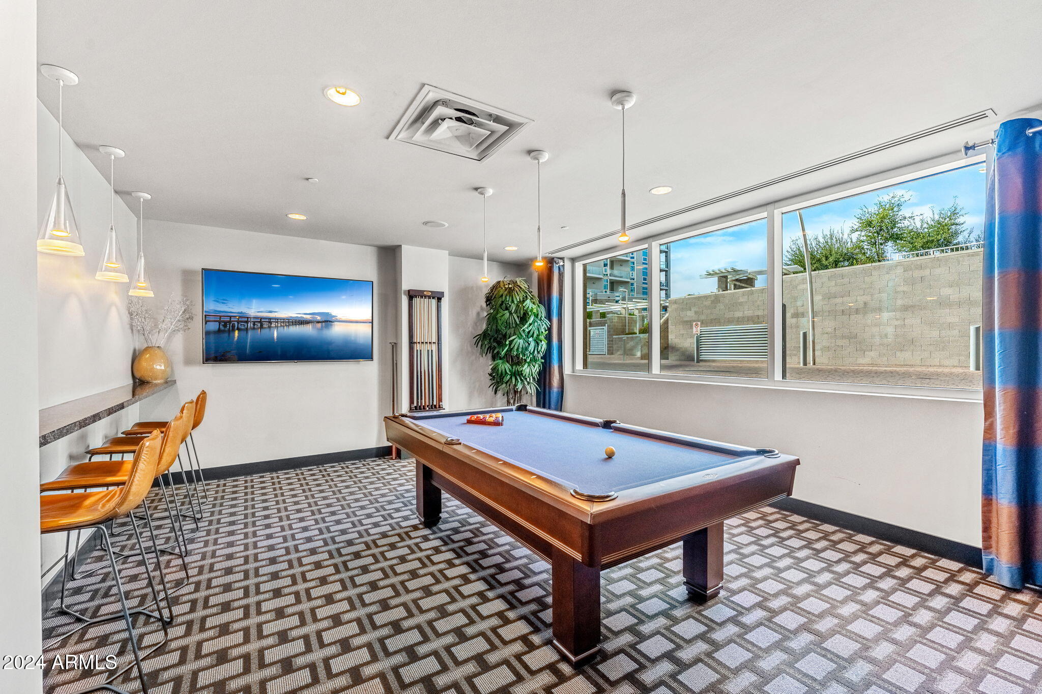 140 E RIO SALADO Parkway, 106