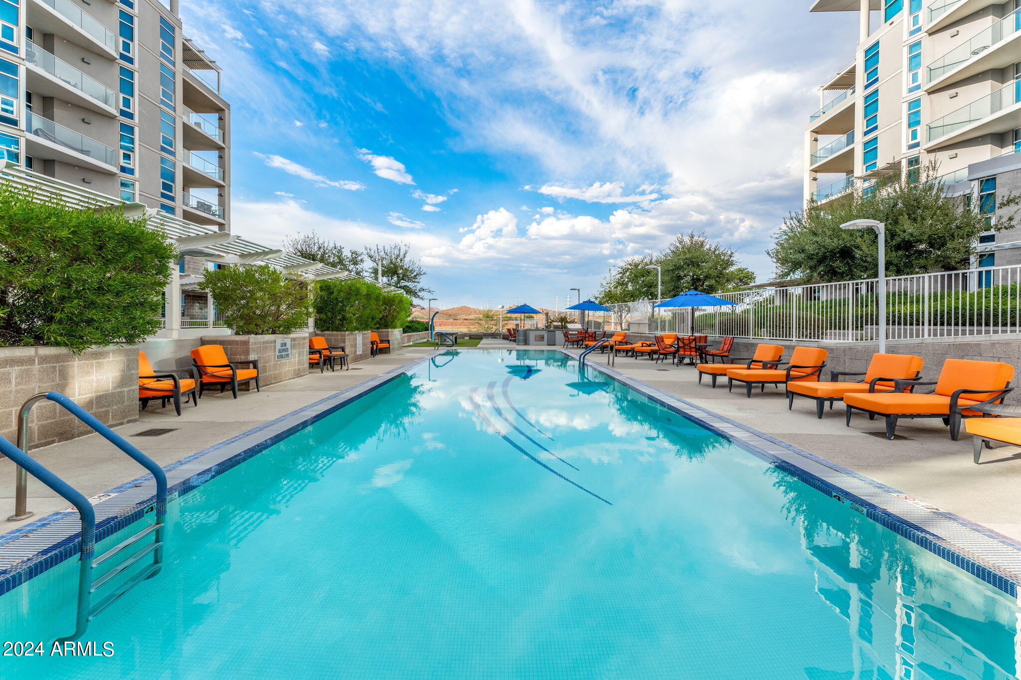 140 E RIO SALADO Parkway, 106