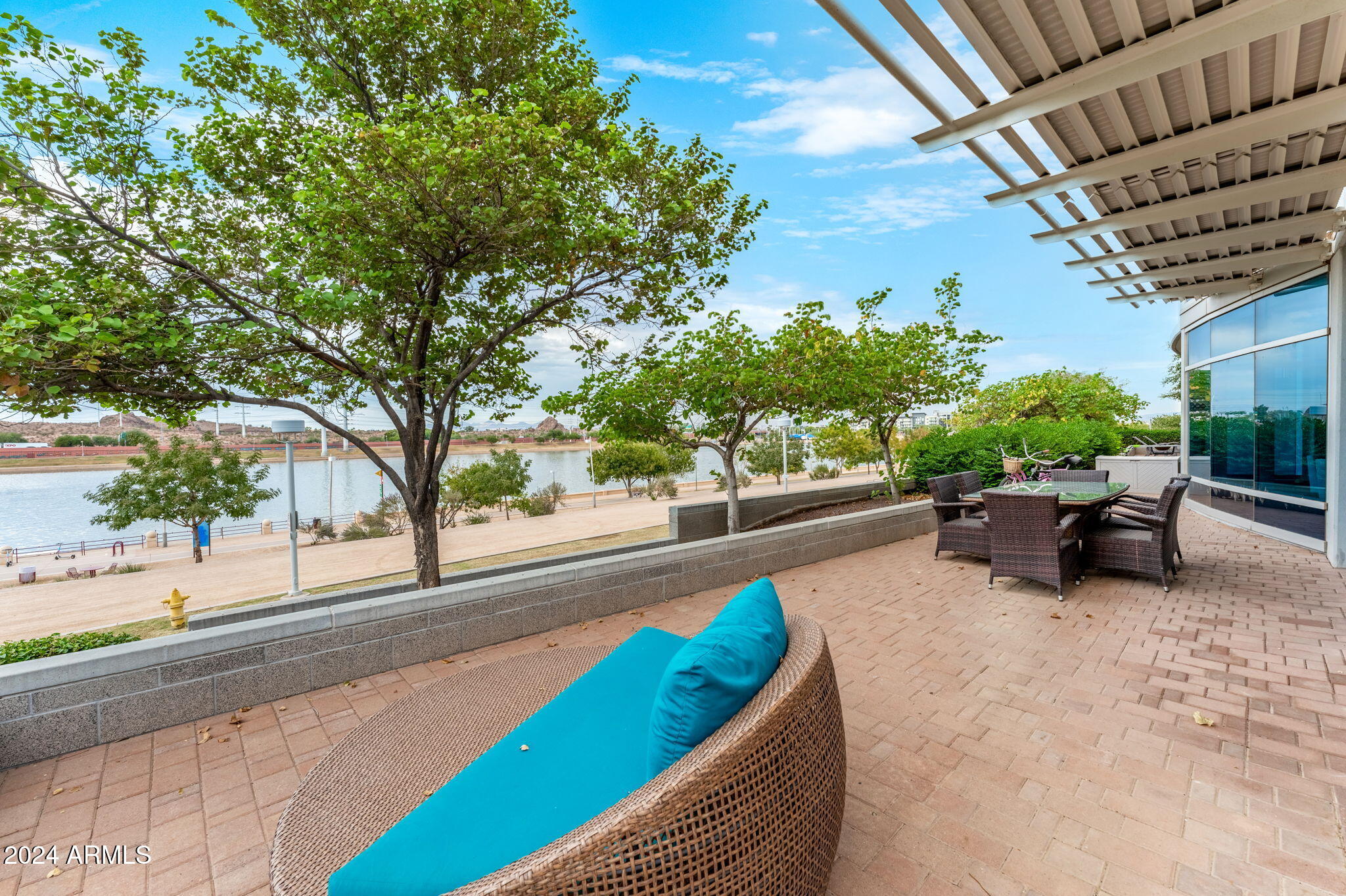 140 E RIO SALADO Parkway, 106
