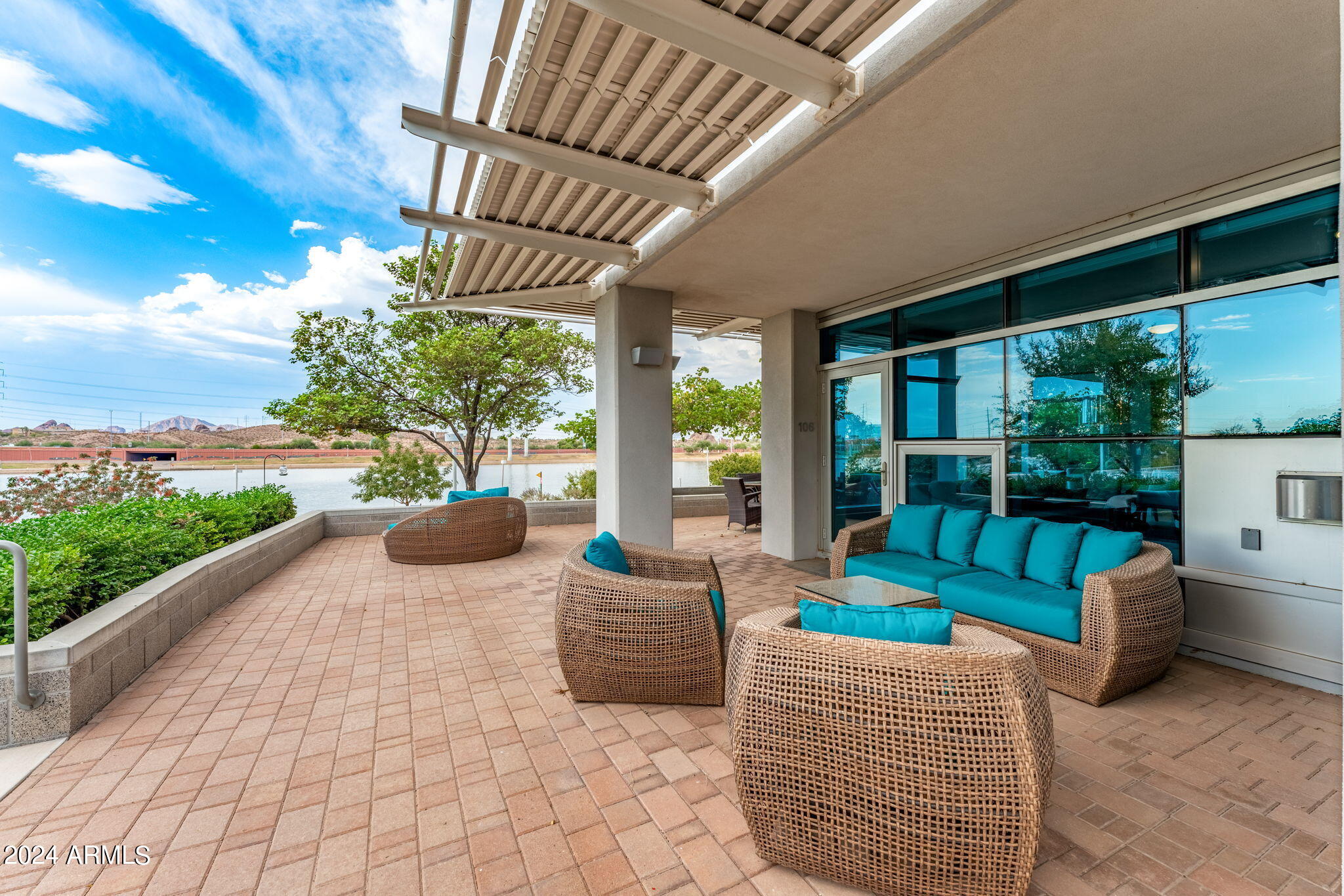 140 E RIO SALADO Parkway, 106