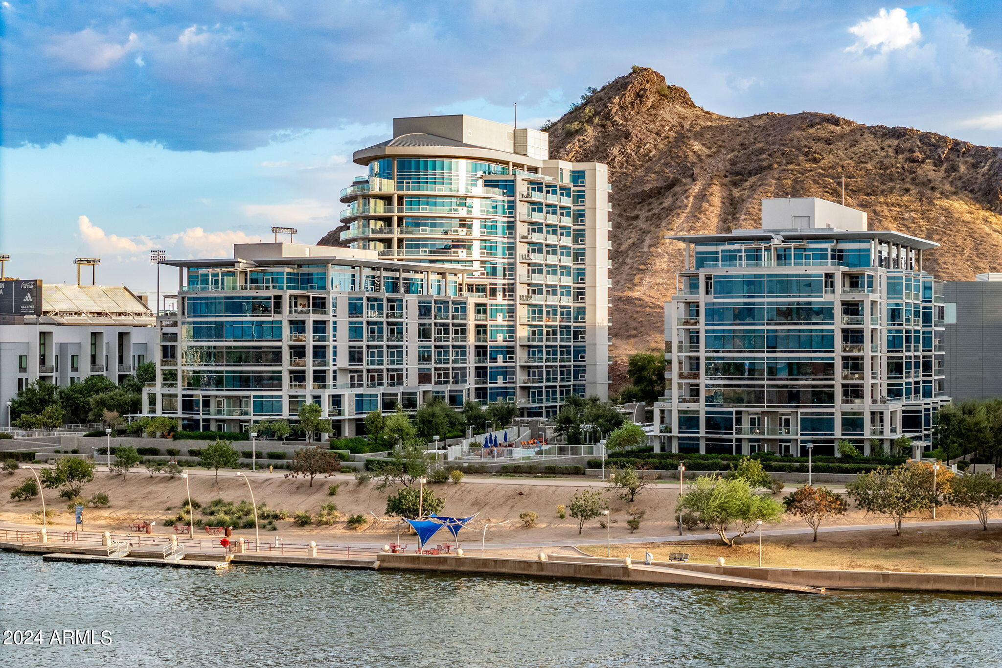 140 E RIO SALADO Parkway, 106