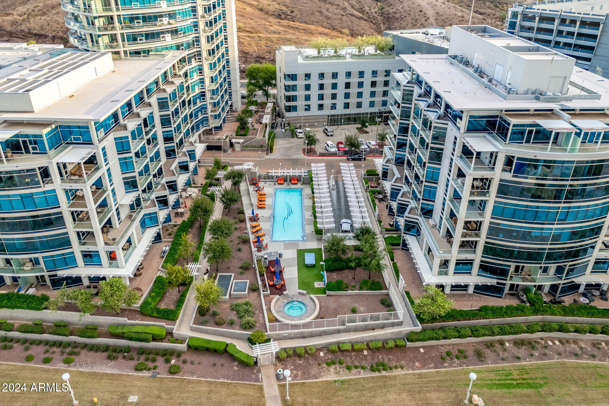 140 E RIO SALADO Parkway, 106
