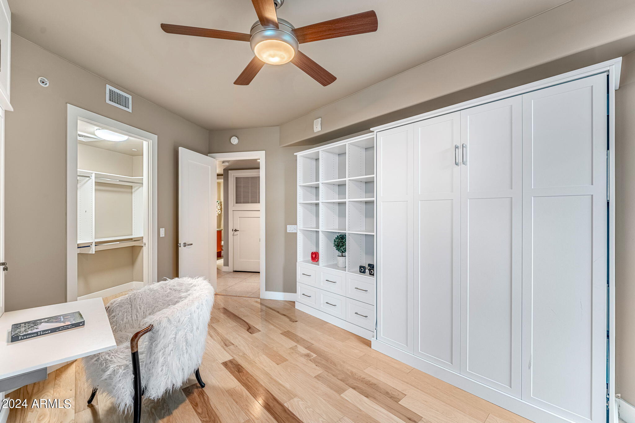 140 E RIO SALADO Parkway, 106