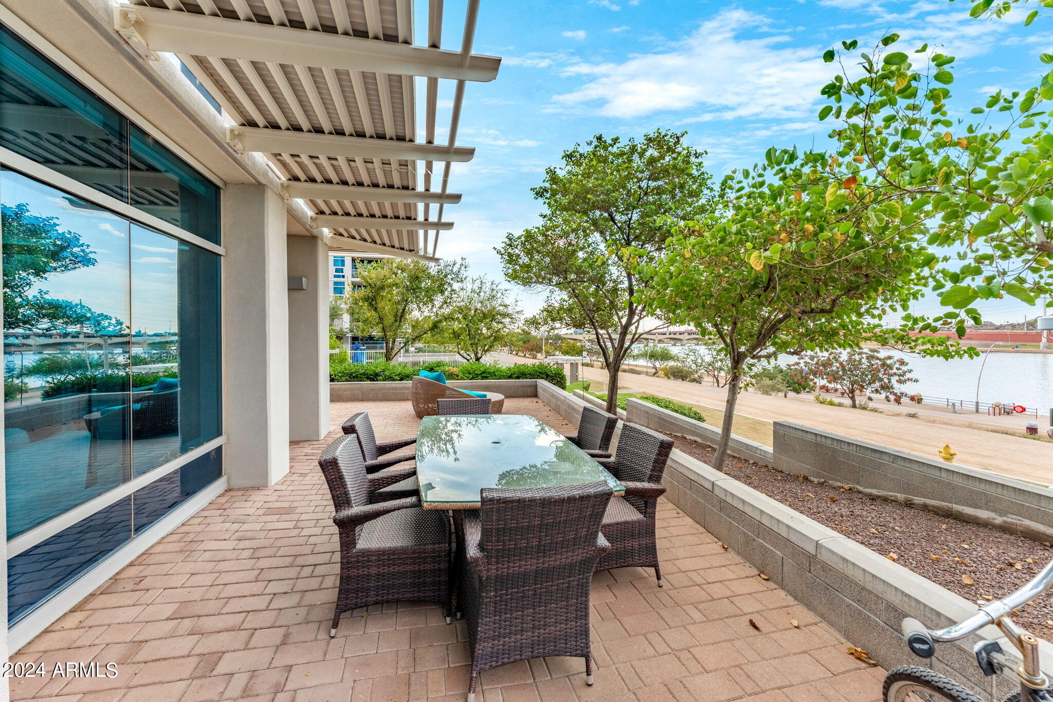 140 E RIO SALADO Parkway, 106