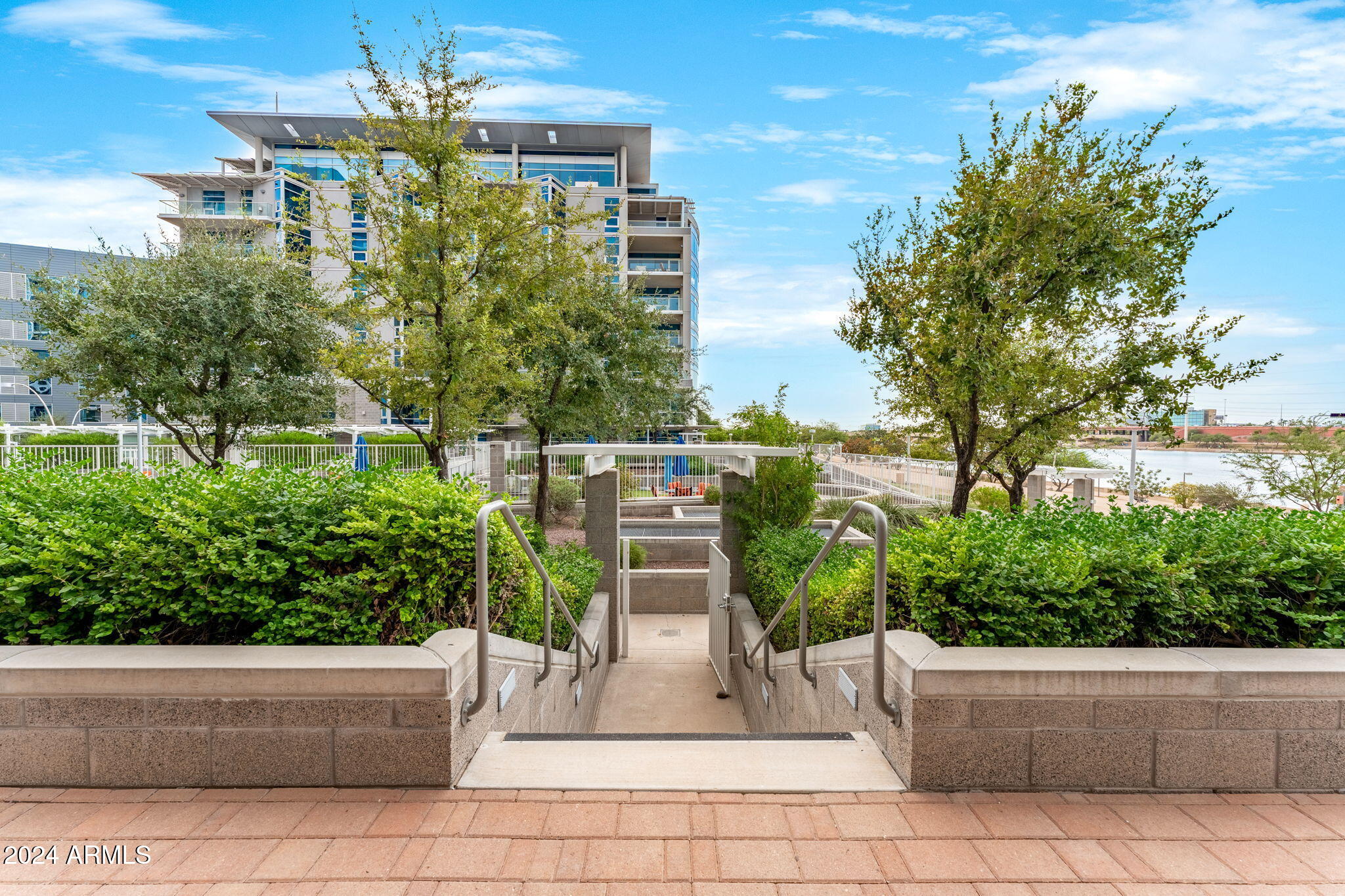 140 E RIO SALADO Parkway, 106