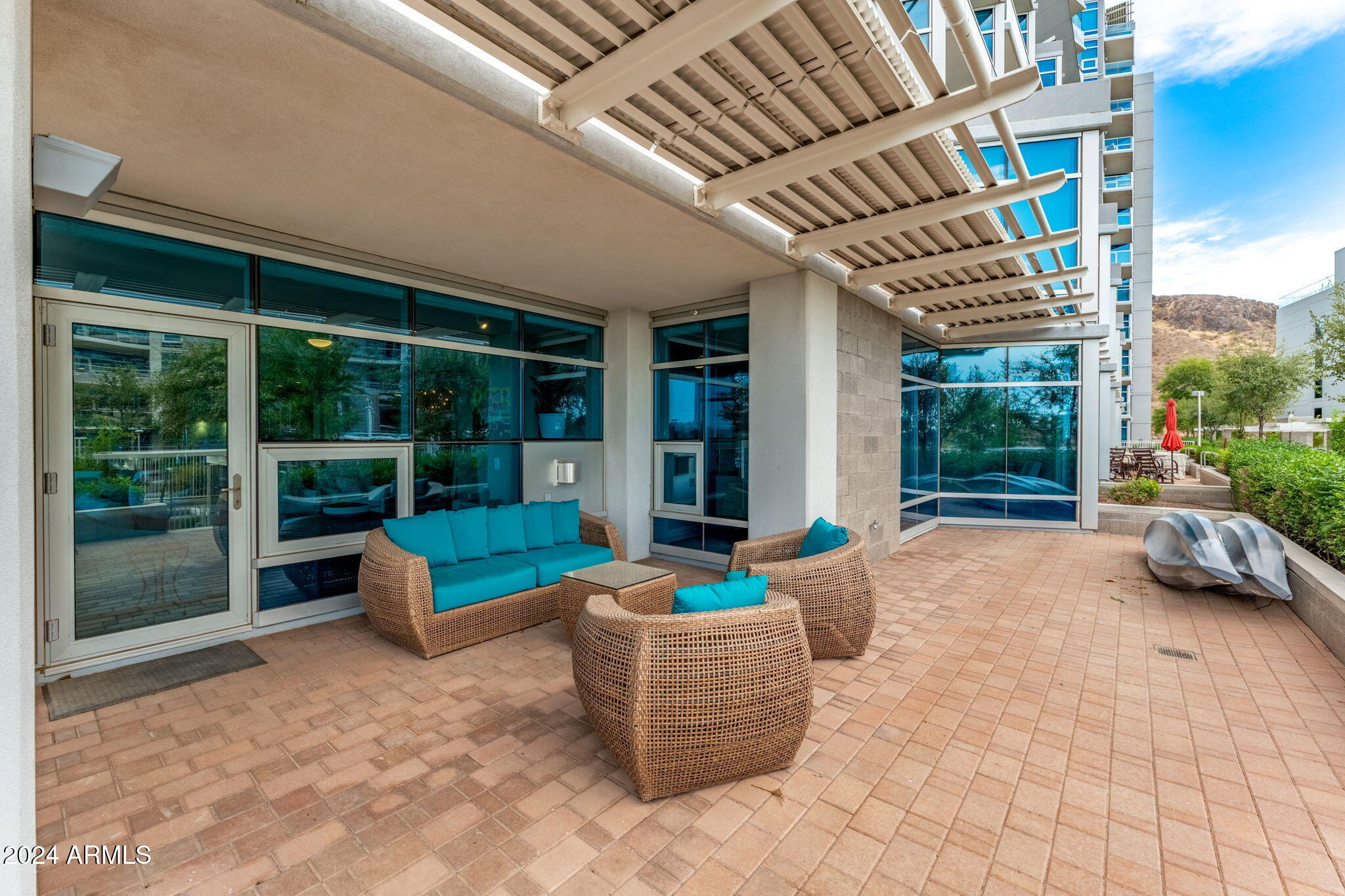 140 E RIO SALADO Parkway, 106