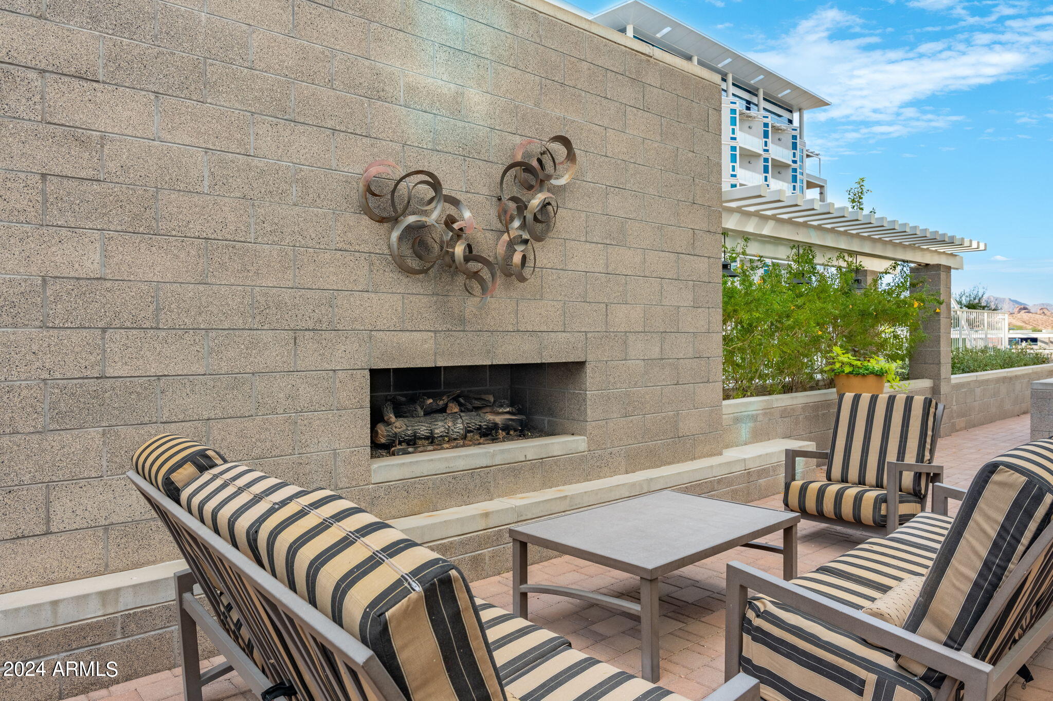 140 E RIO SALADO Parkway, 106