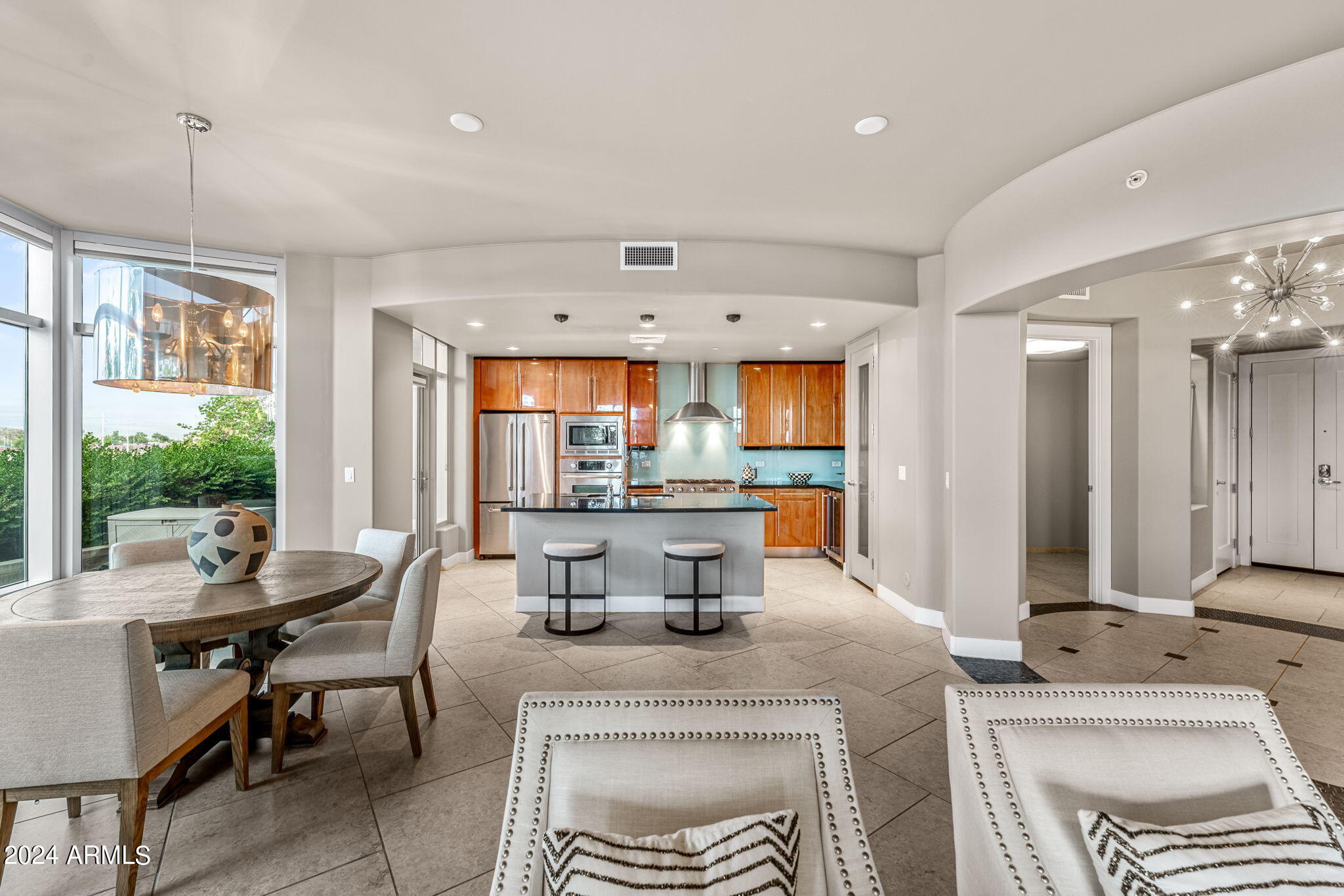 140 E RIO SALADO Parkway, 106