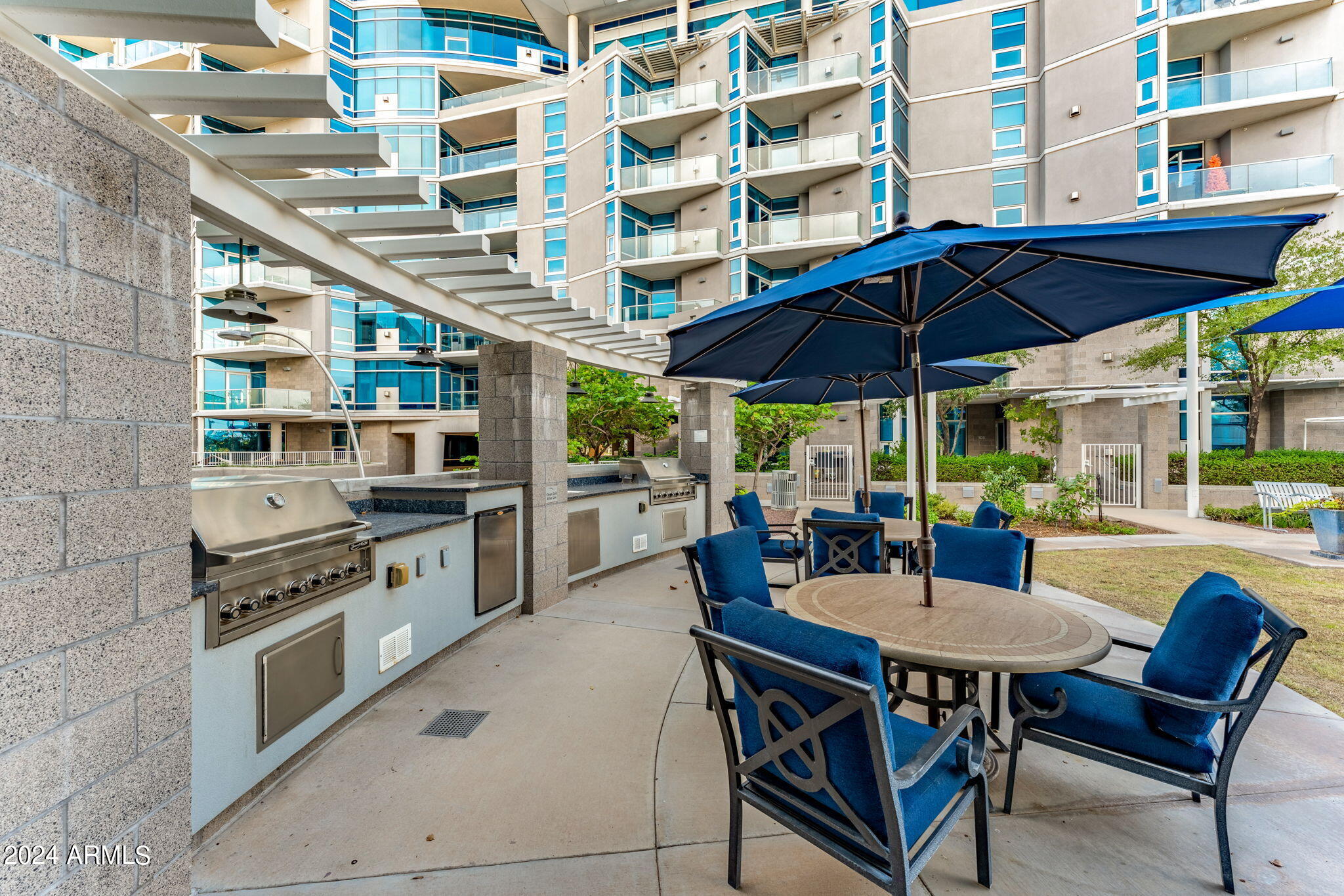 140 E RIO SALADO Parkway, 106