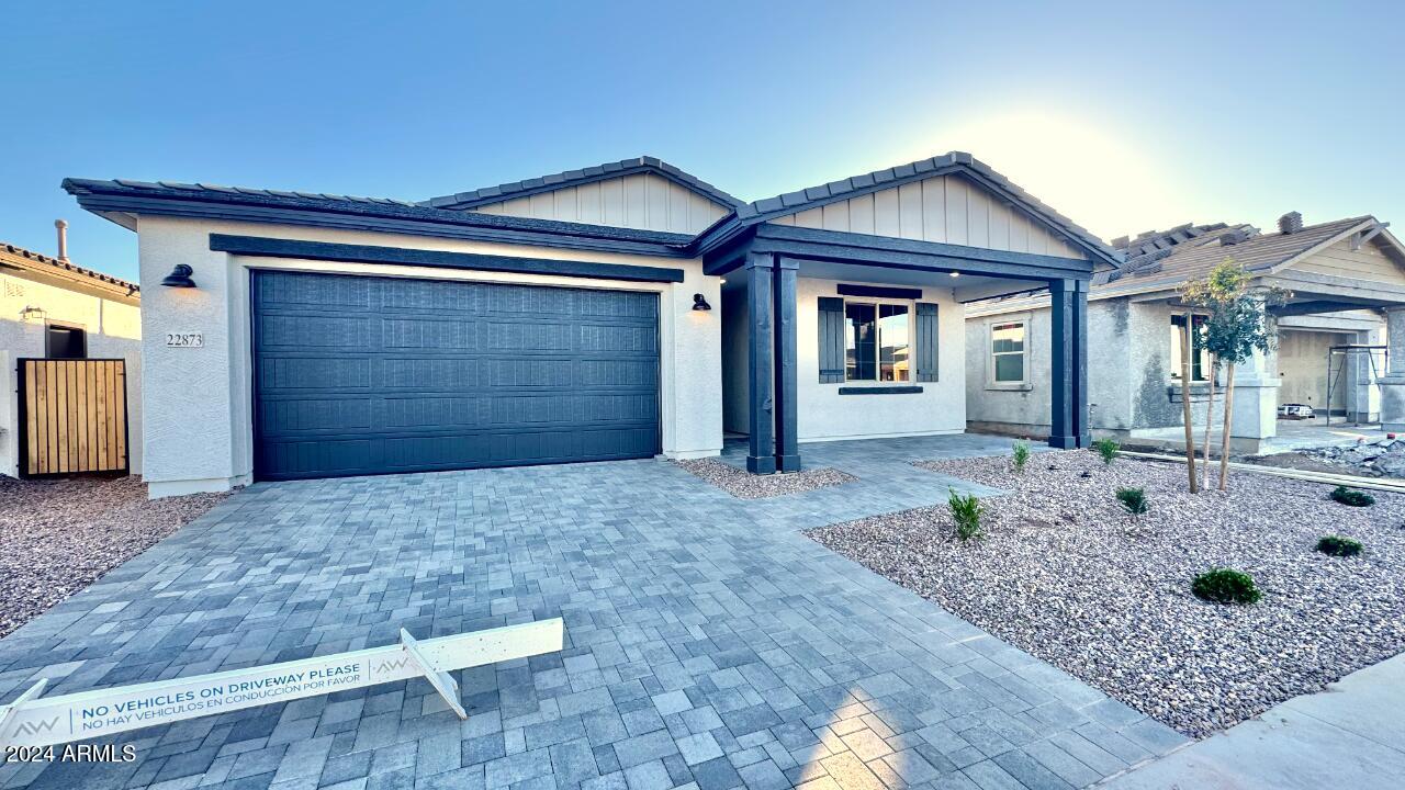 22873 E ROUNDUP Way
