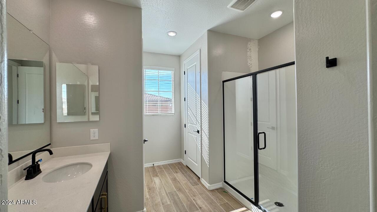 22873 E ROUNDUP Way