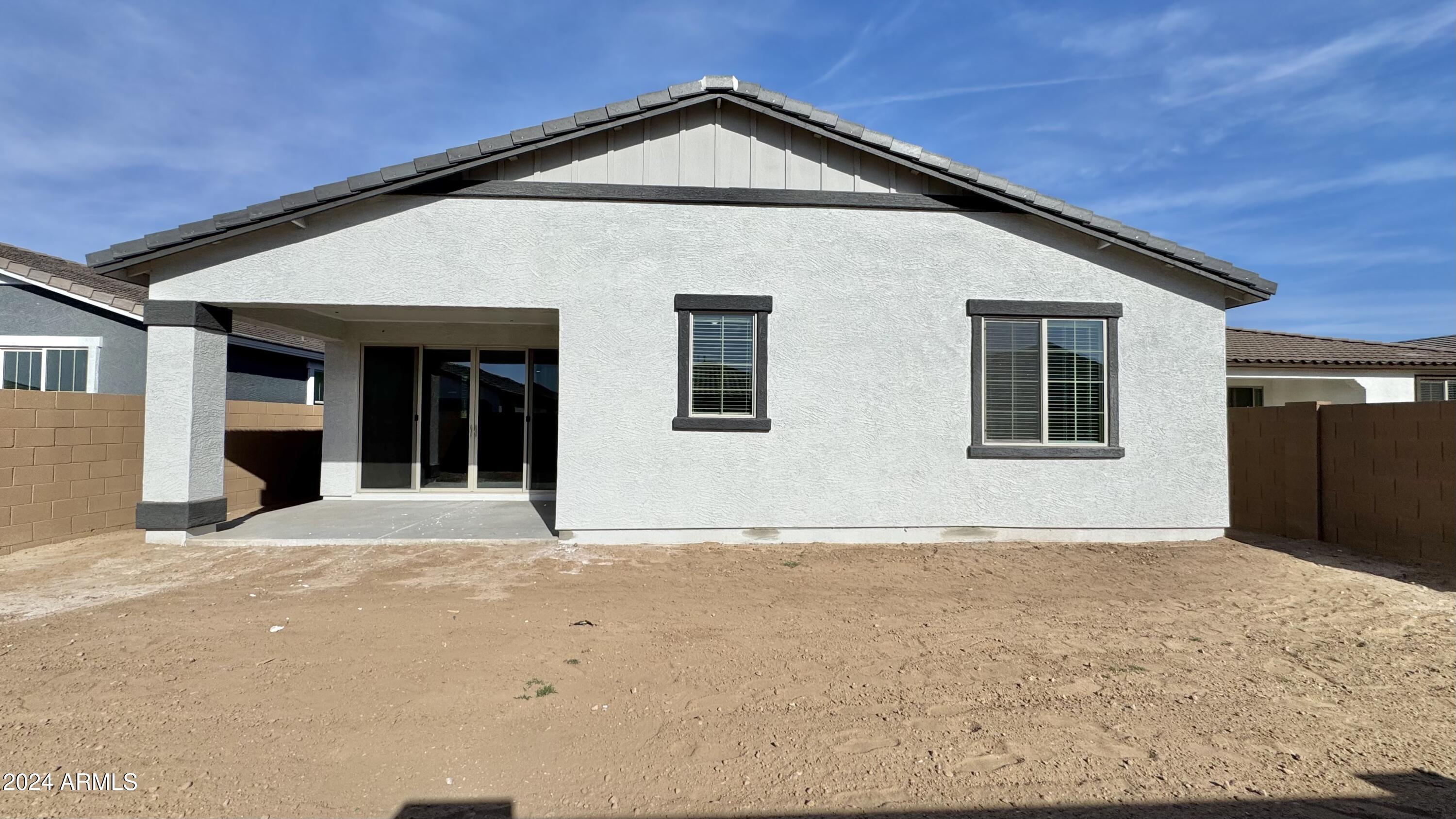 22873 E ROUNDUP Way