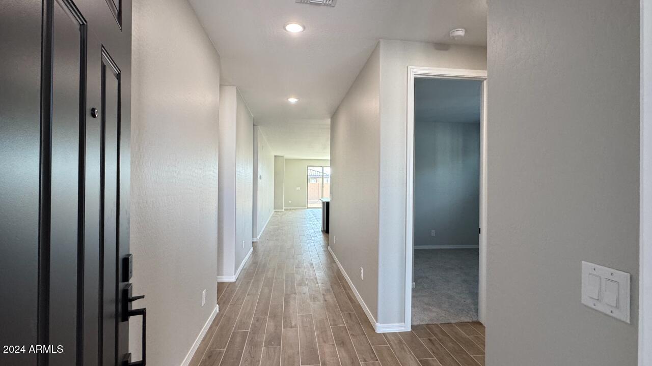 22873 E ROUNDUP Way