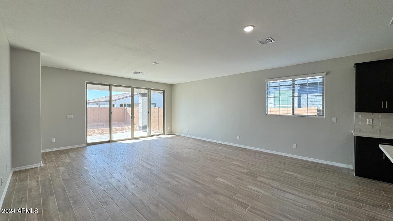 22873 E ROUNDUP Way