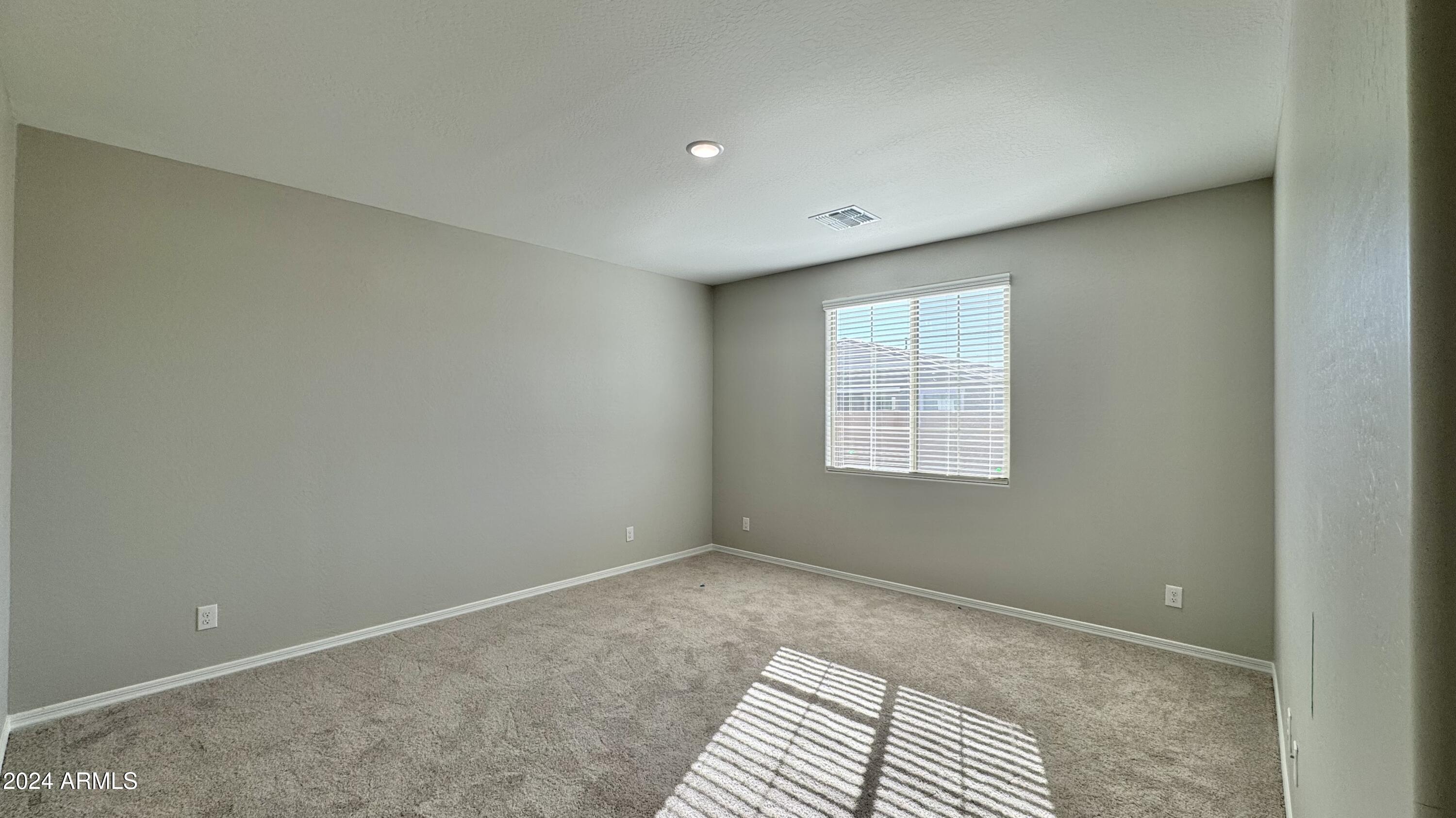 22873 E ROUNDUP Way