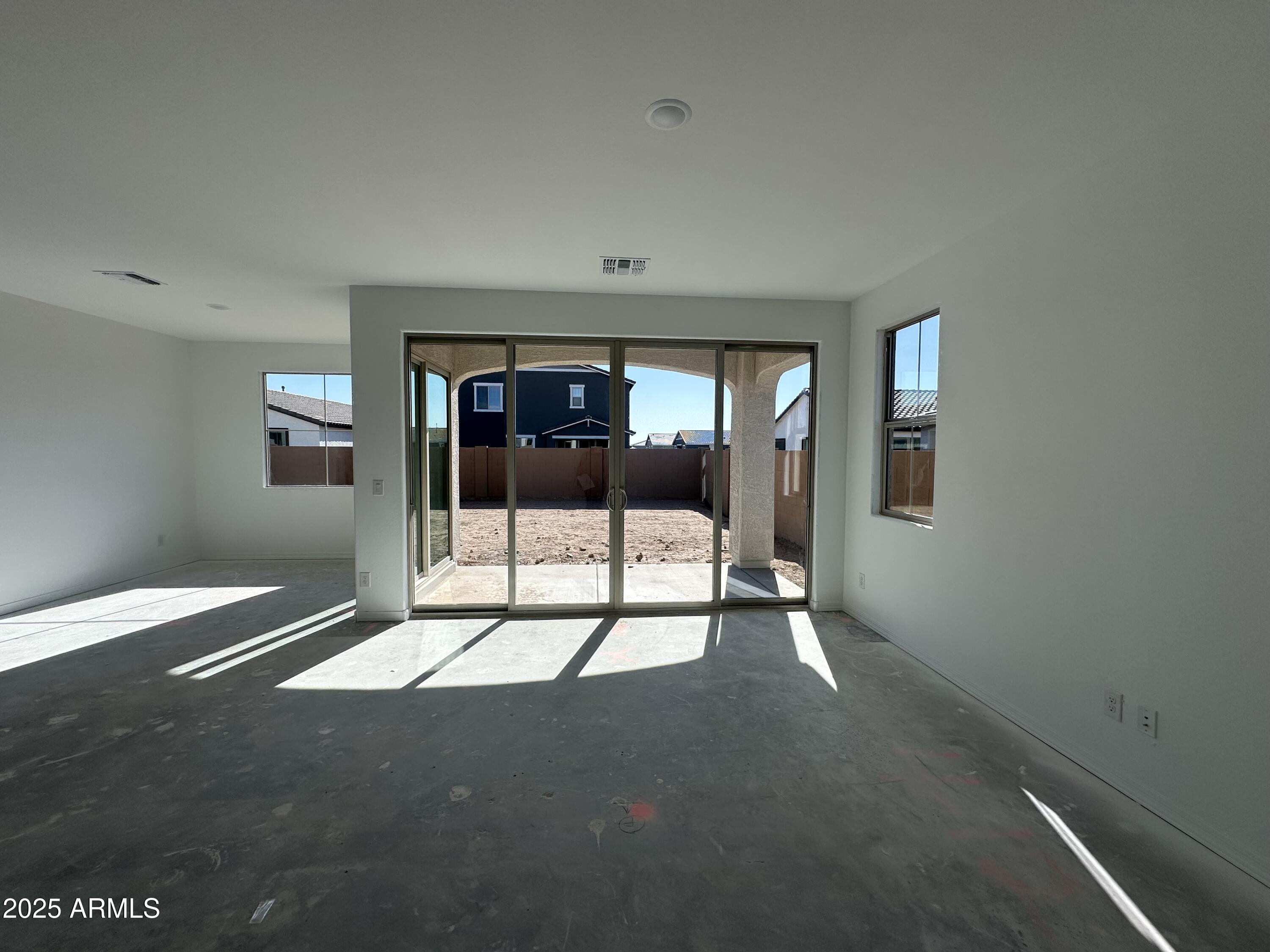 22857 E ROUNDUP Way
