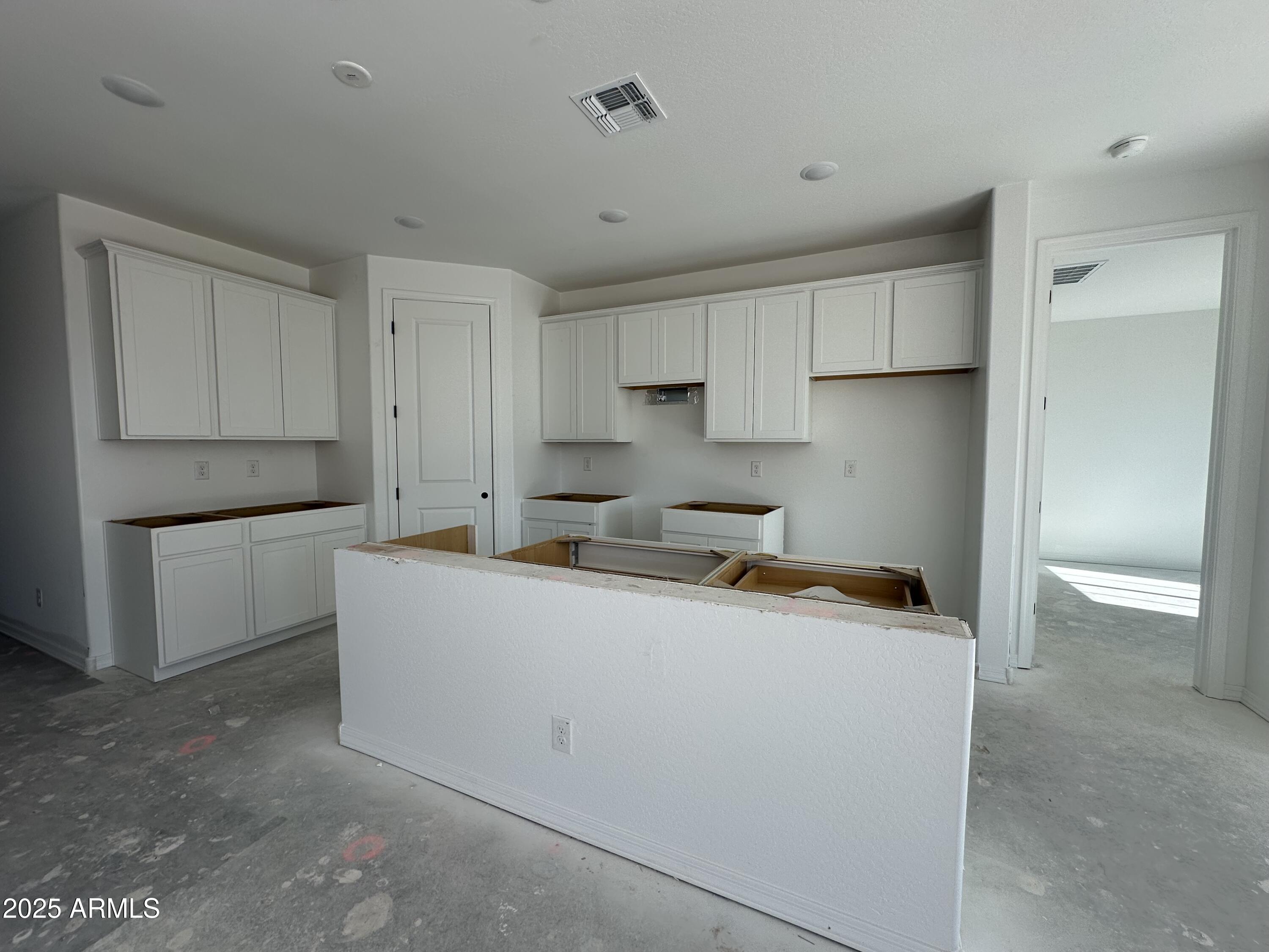 22857 E ROUNDUP Way
