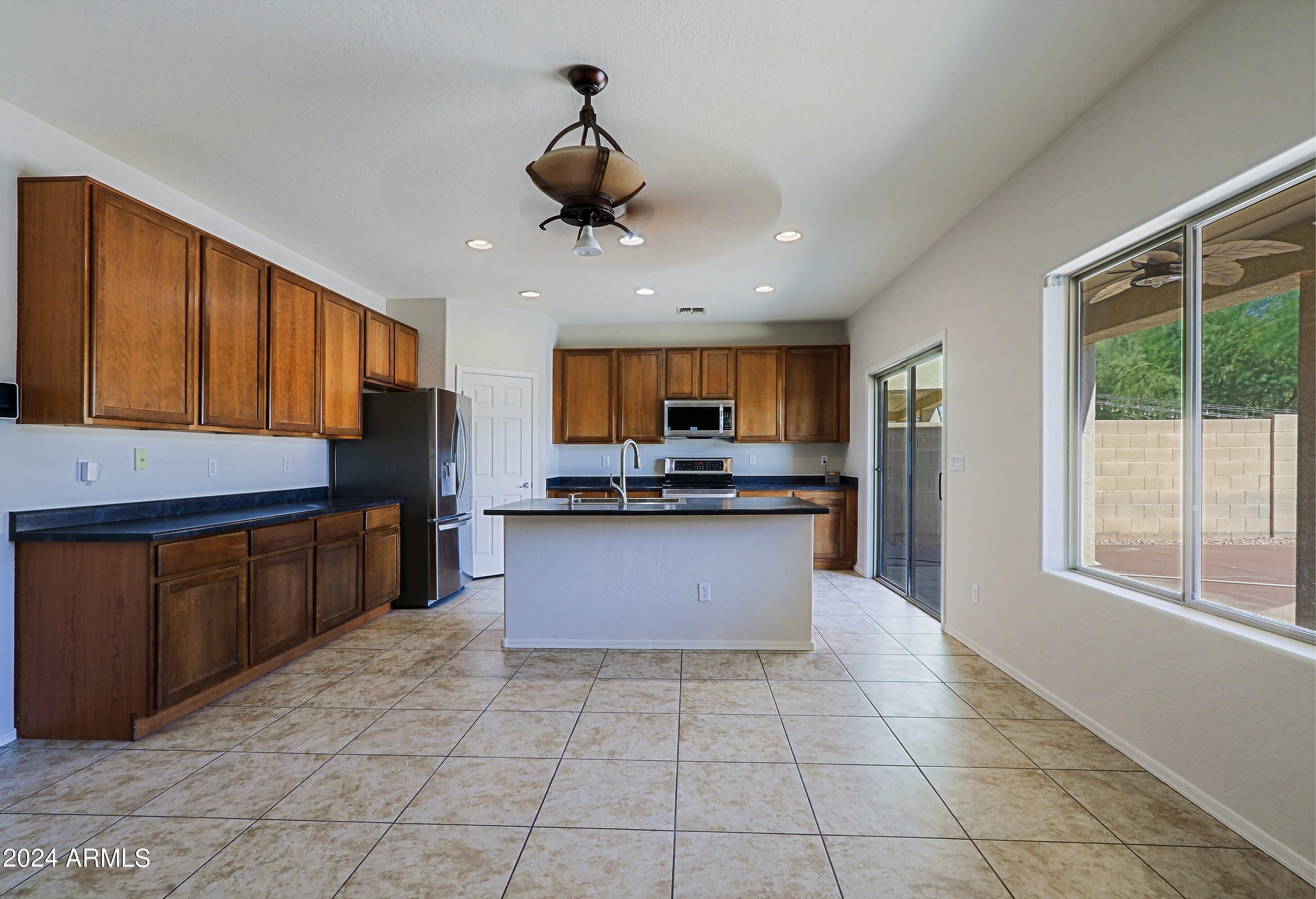 5319 W BEVERLY Road