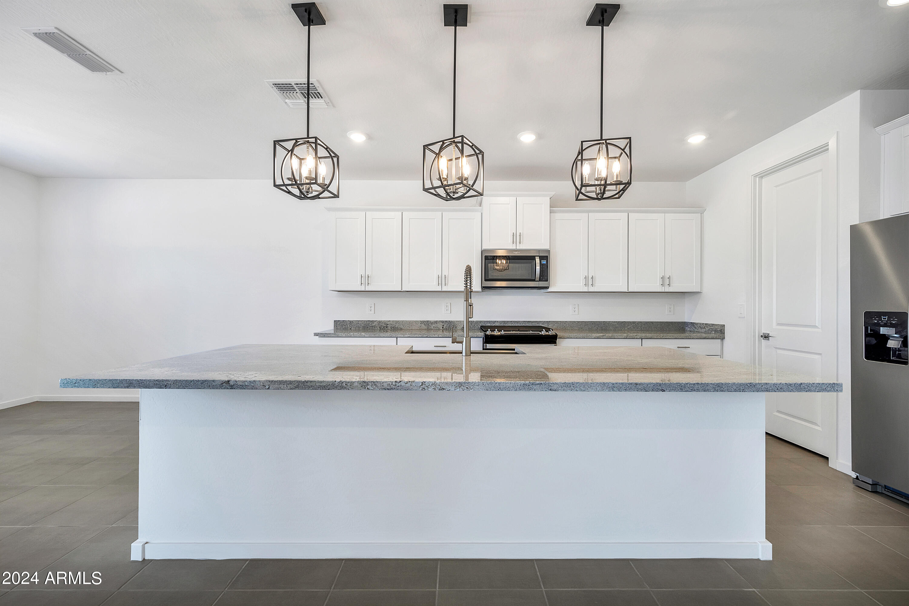 3104 E BEE Trail