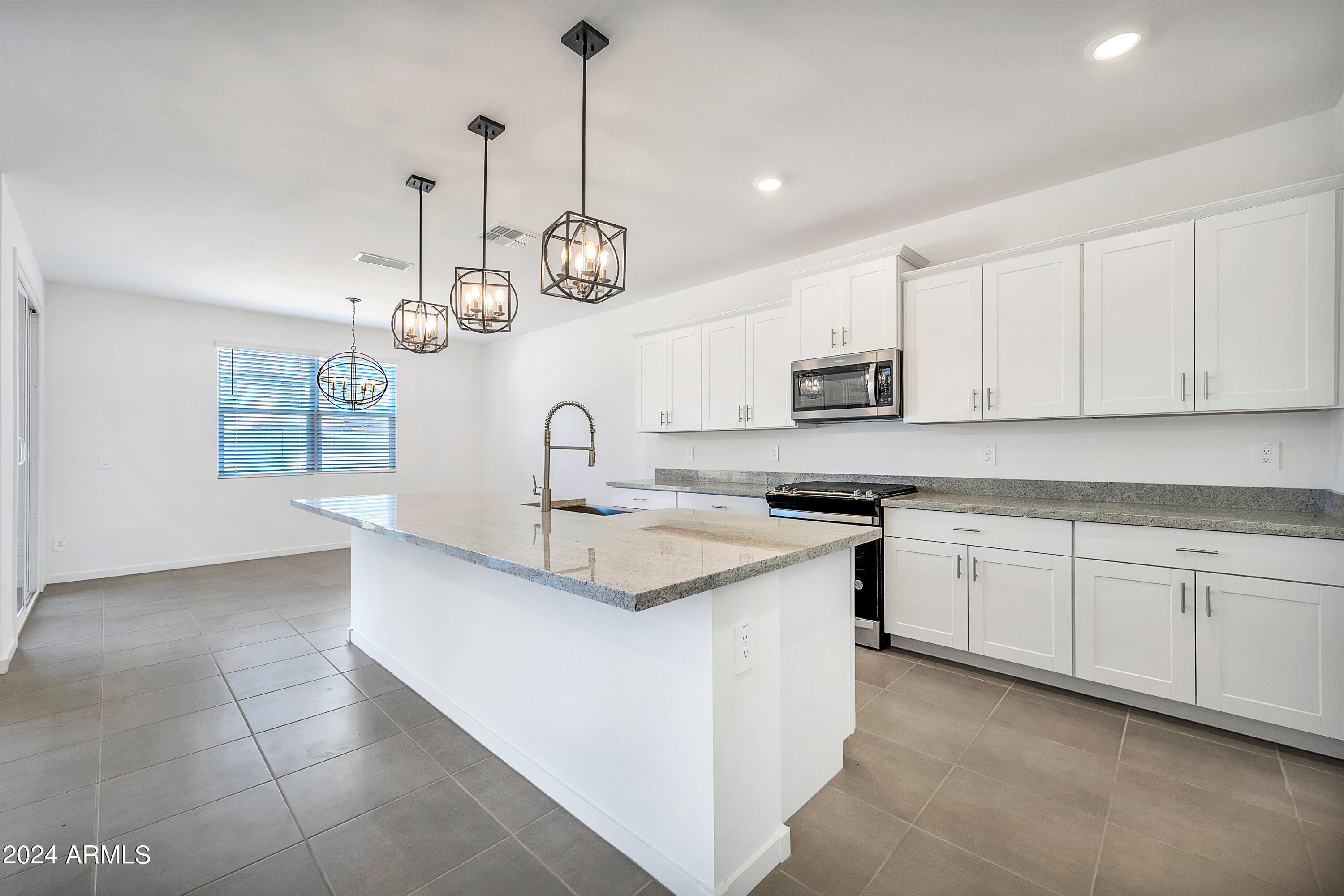3104 E BEE Trail
