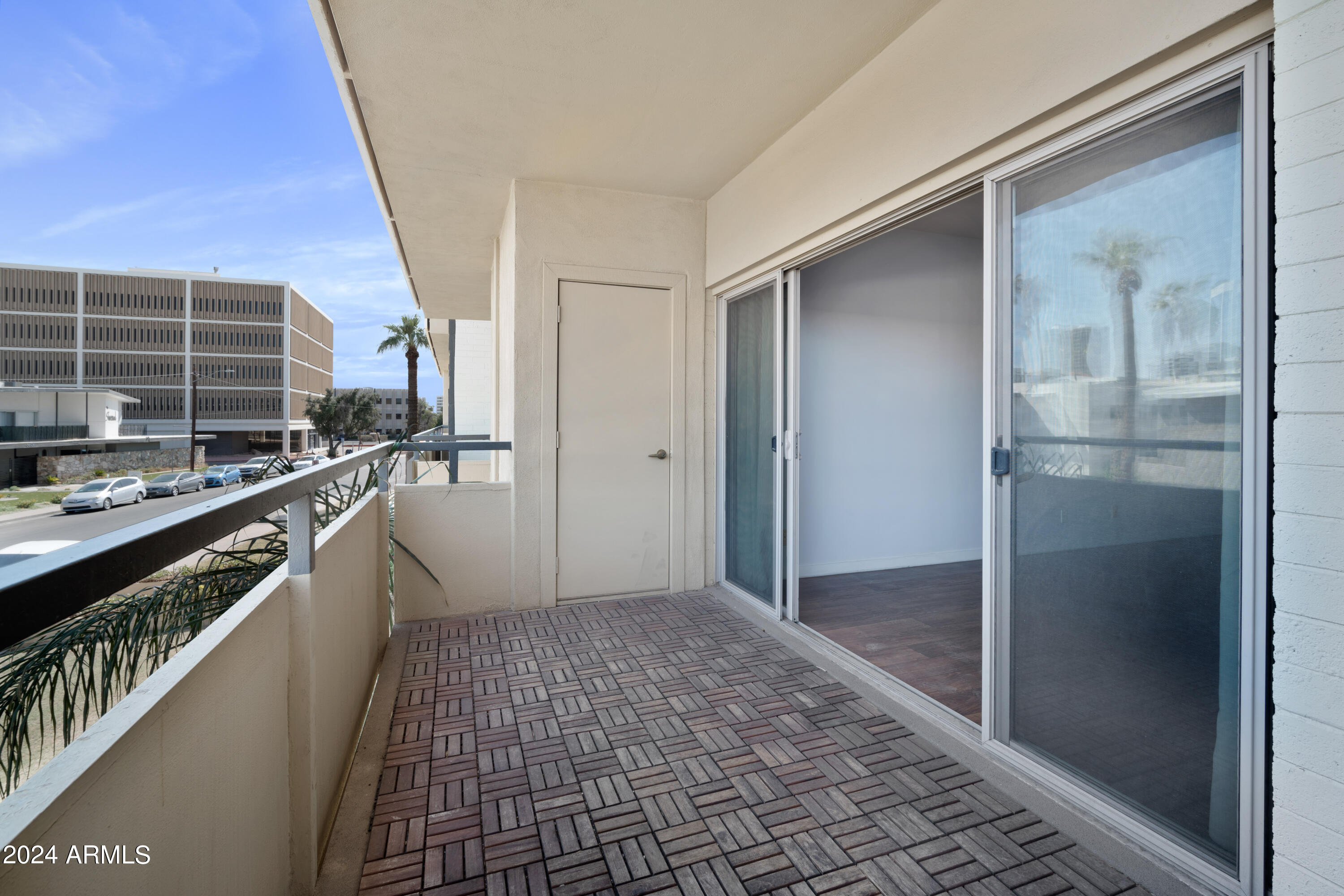 3600 N 5TH Avenue, 205