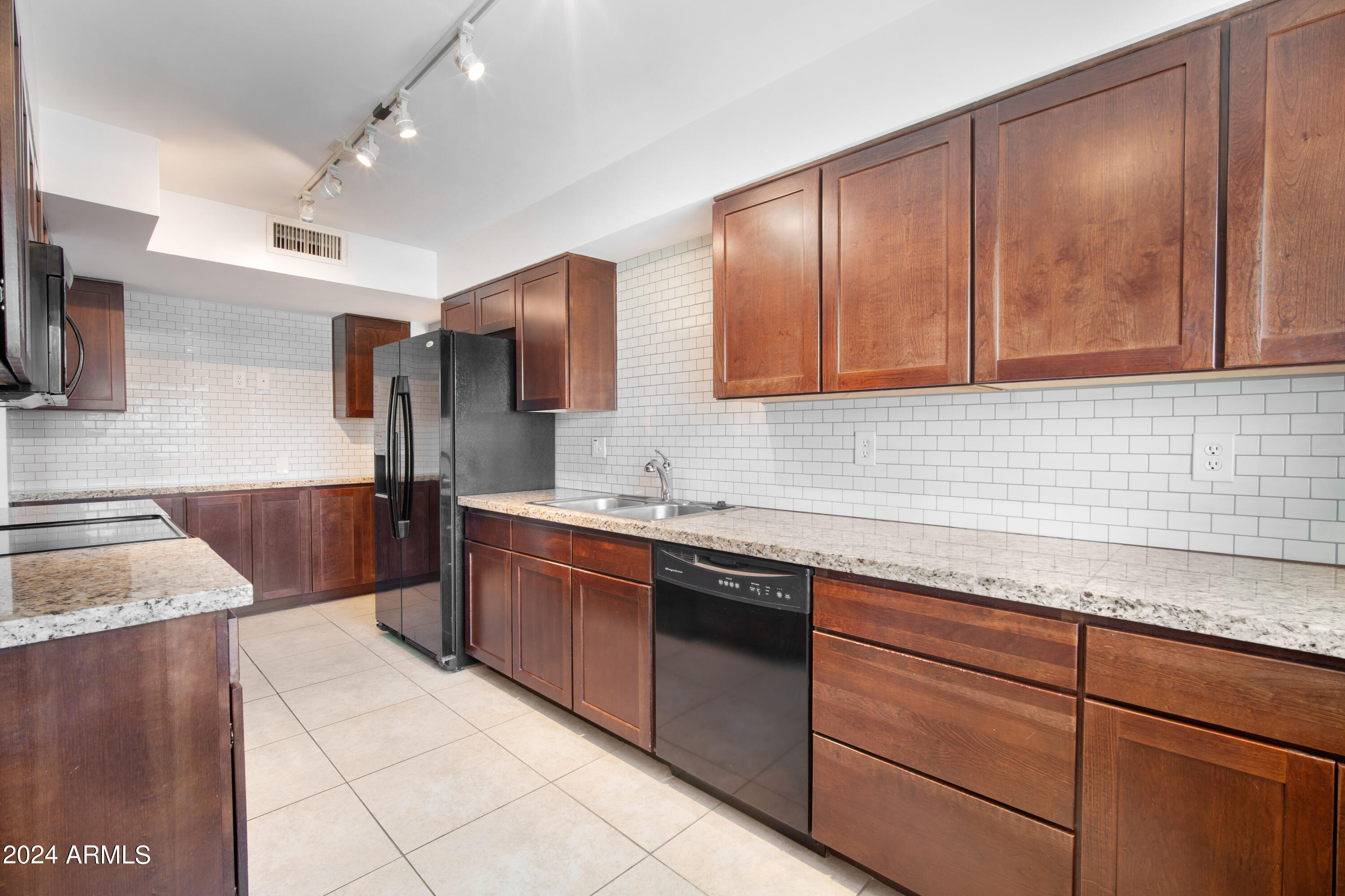 3600 N 5TH Avenue, 205