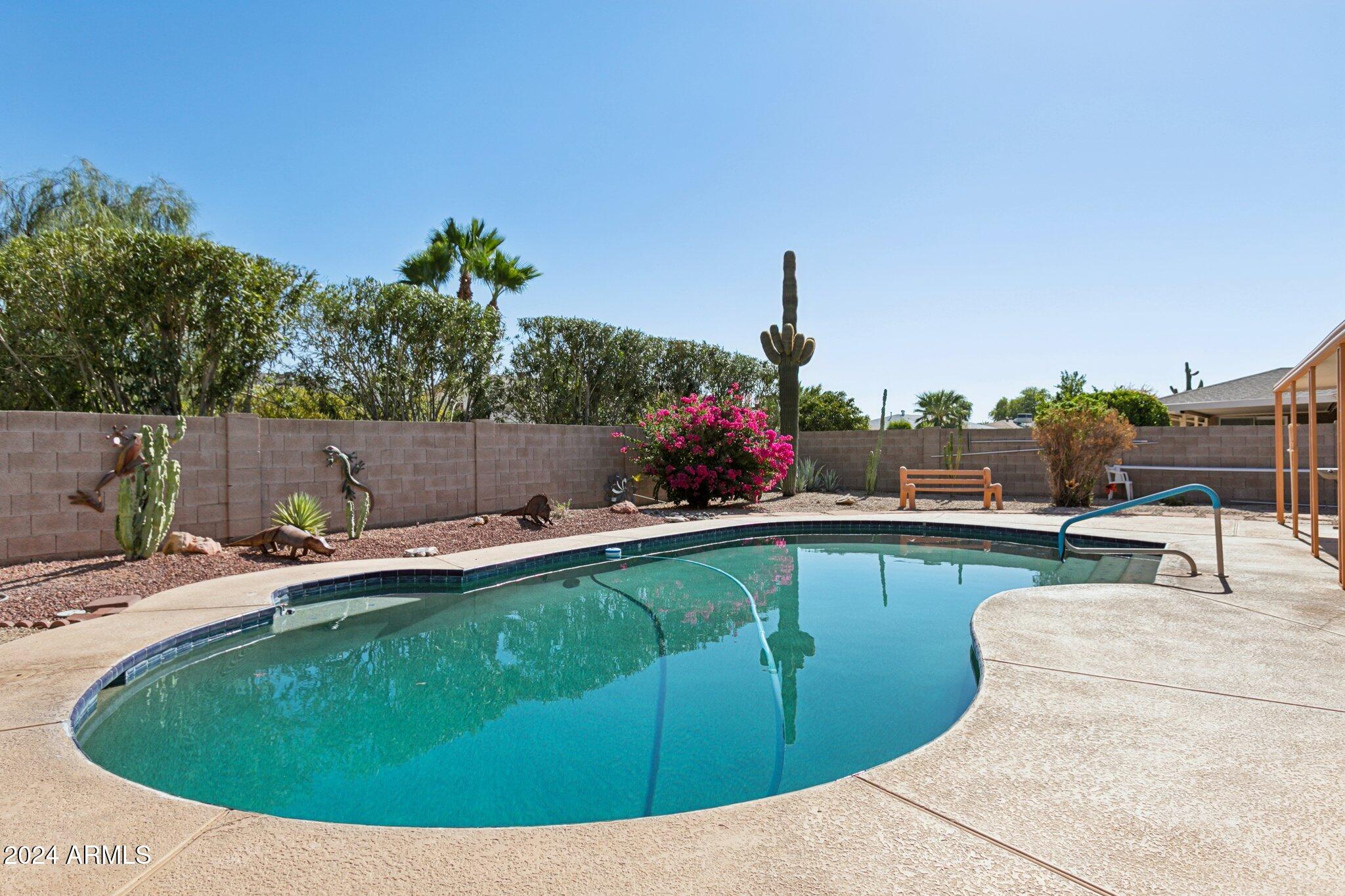 10004 W DESERT FOREST Circle