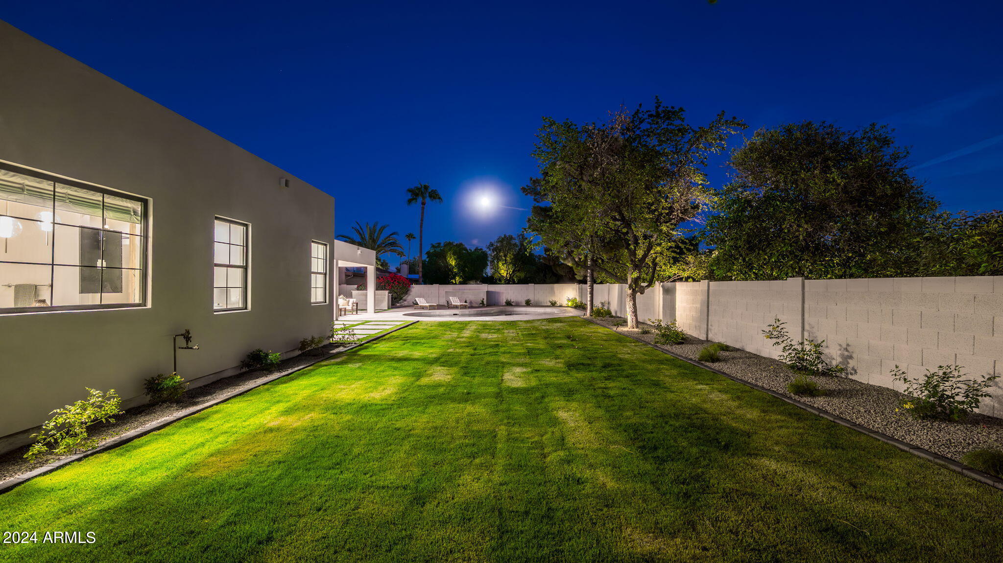 5911 E VOLTAIRE Avenue