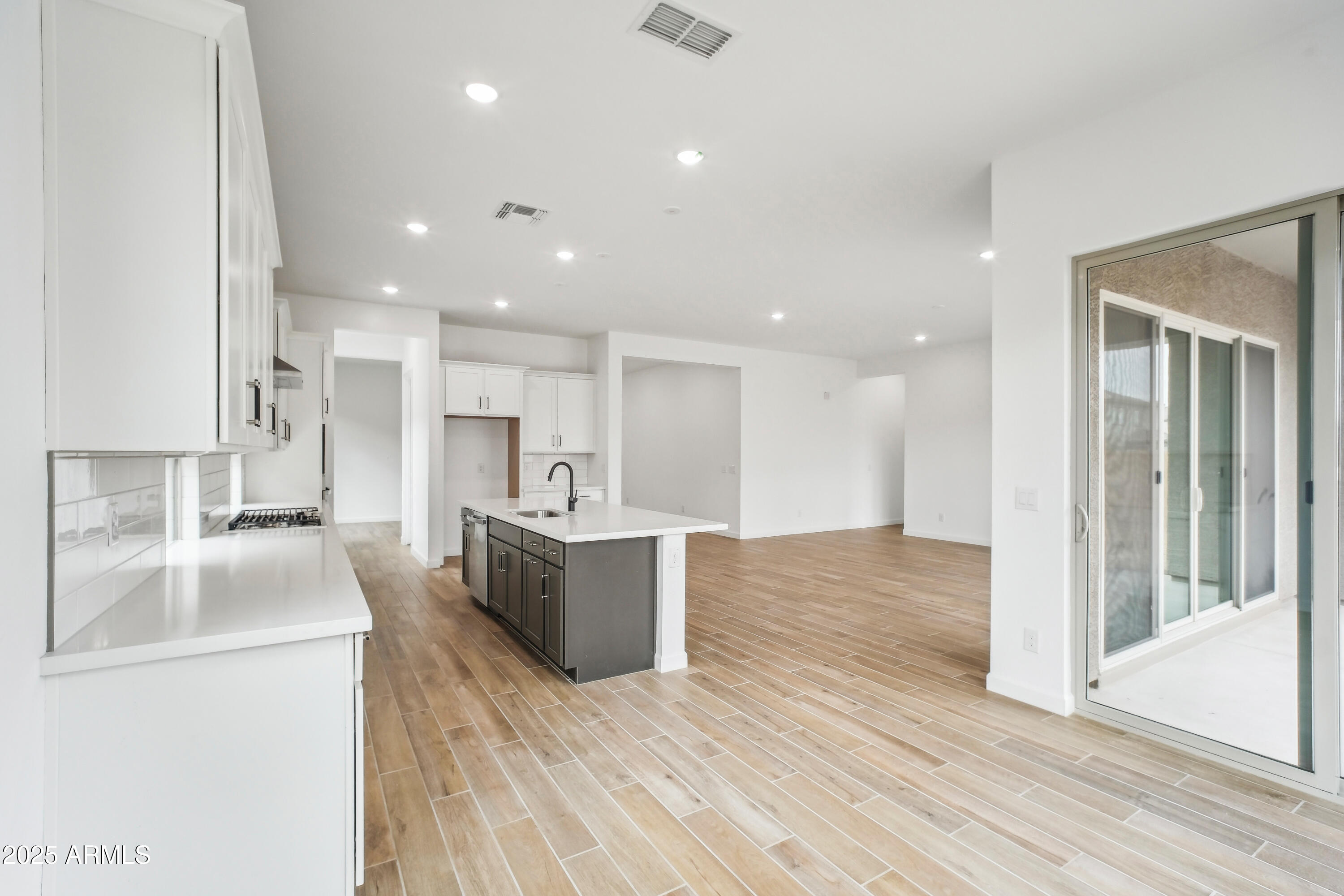 22705 E ROUNDUP Way