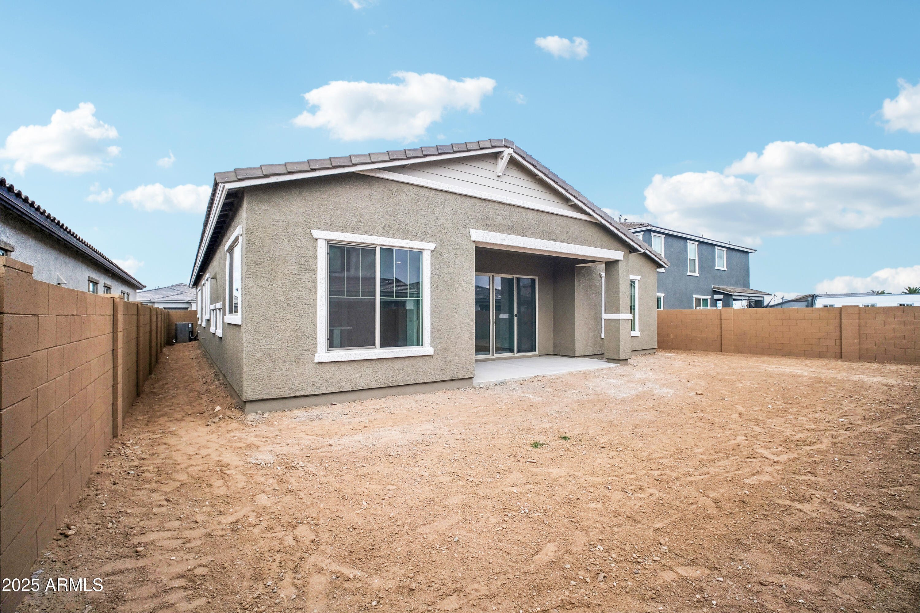 22705 E ROUNDUP Way