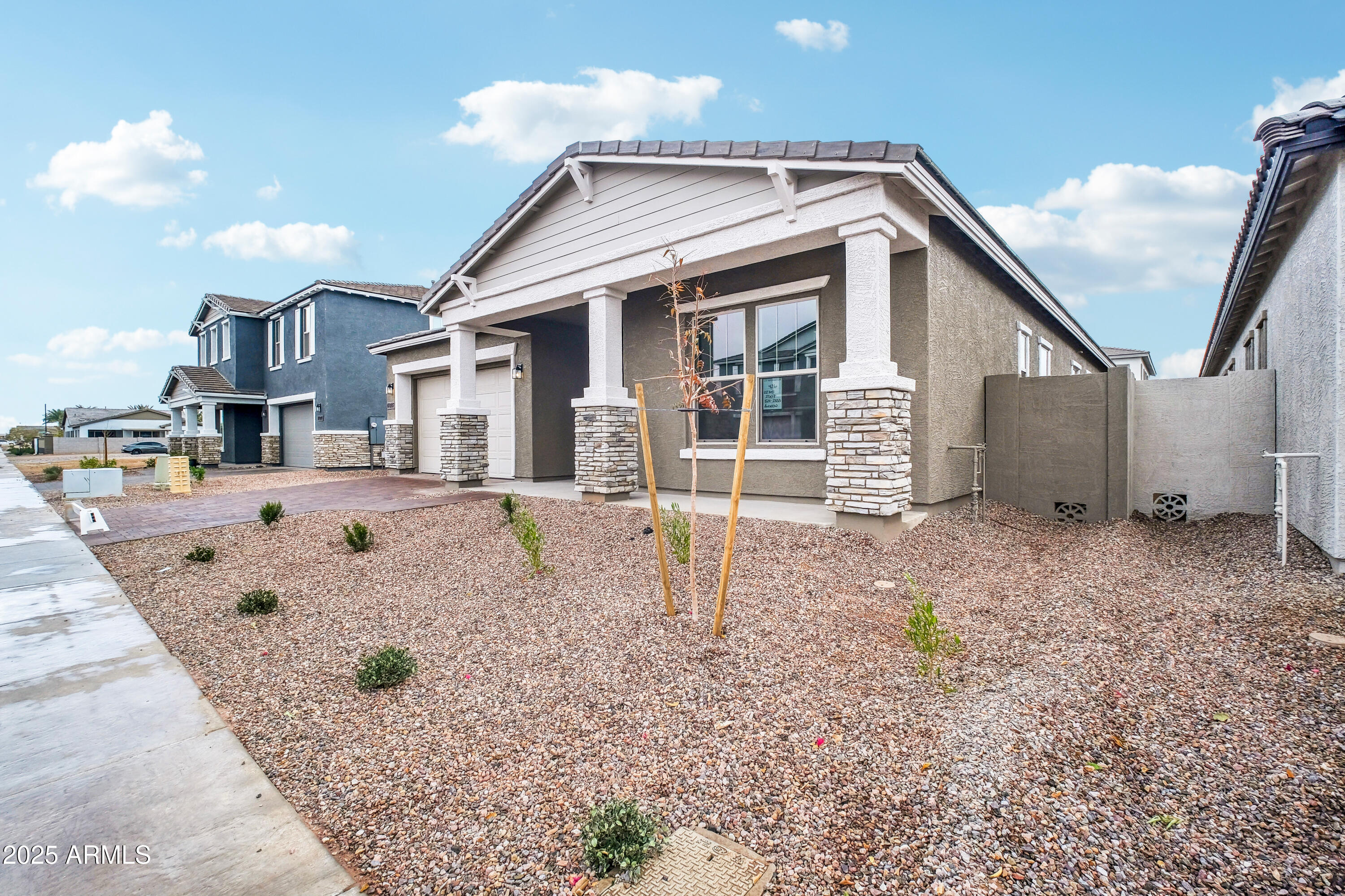 22705 E ROUNDUP Way