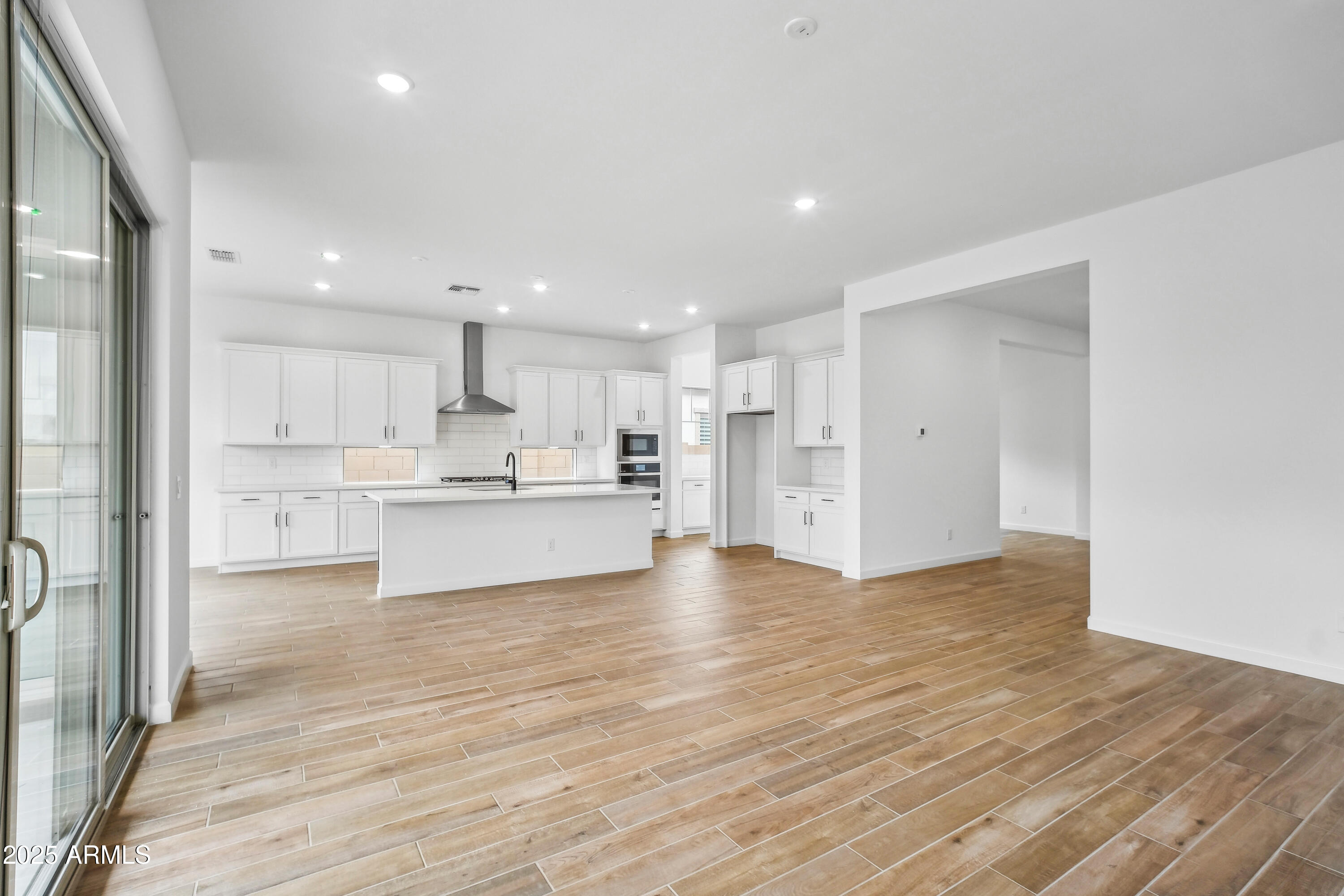 22705 E ROUNDUP Way