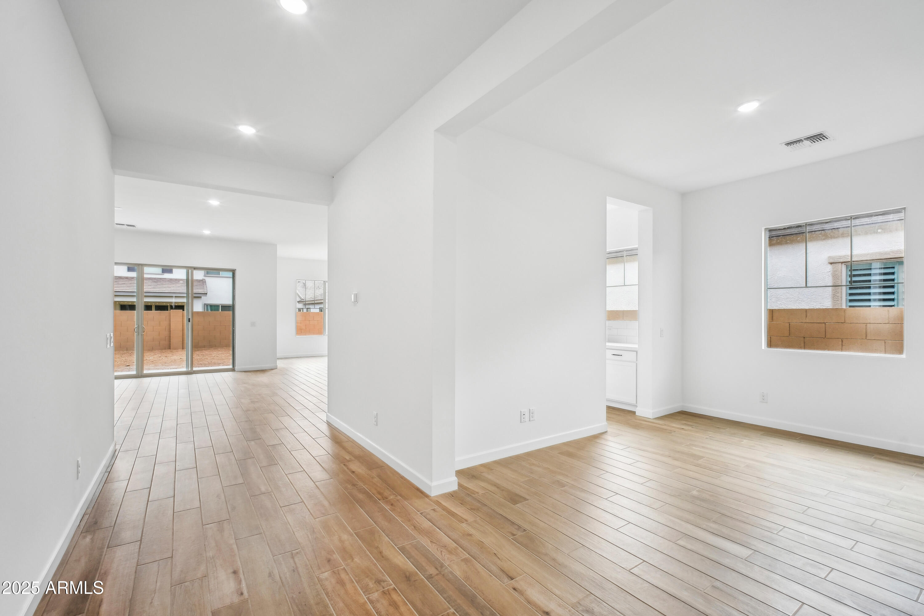22705 E ROUNDUP Way