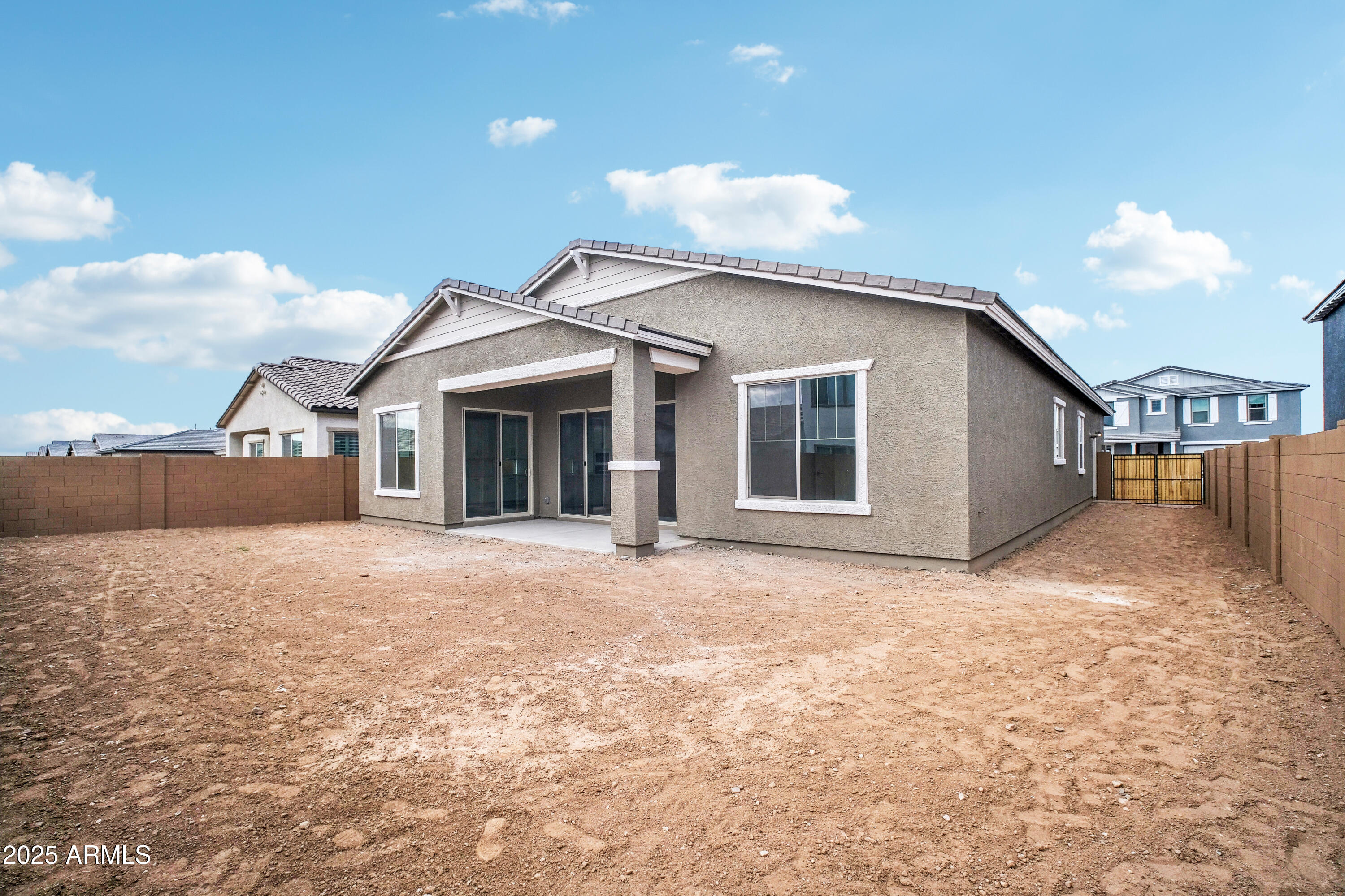 22705 E ROUNDUP Way