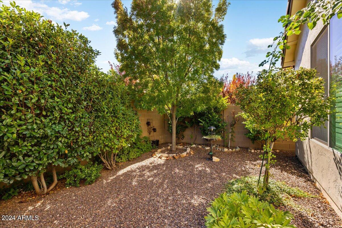 1569 N RANGE VIEW Circle