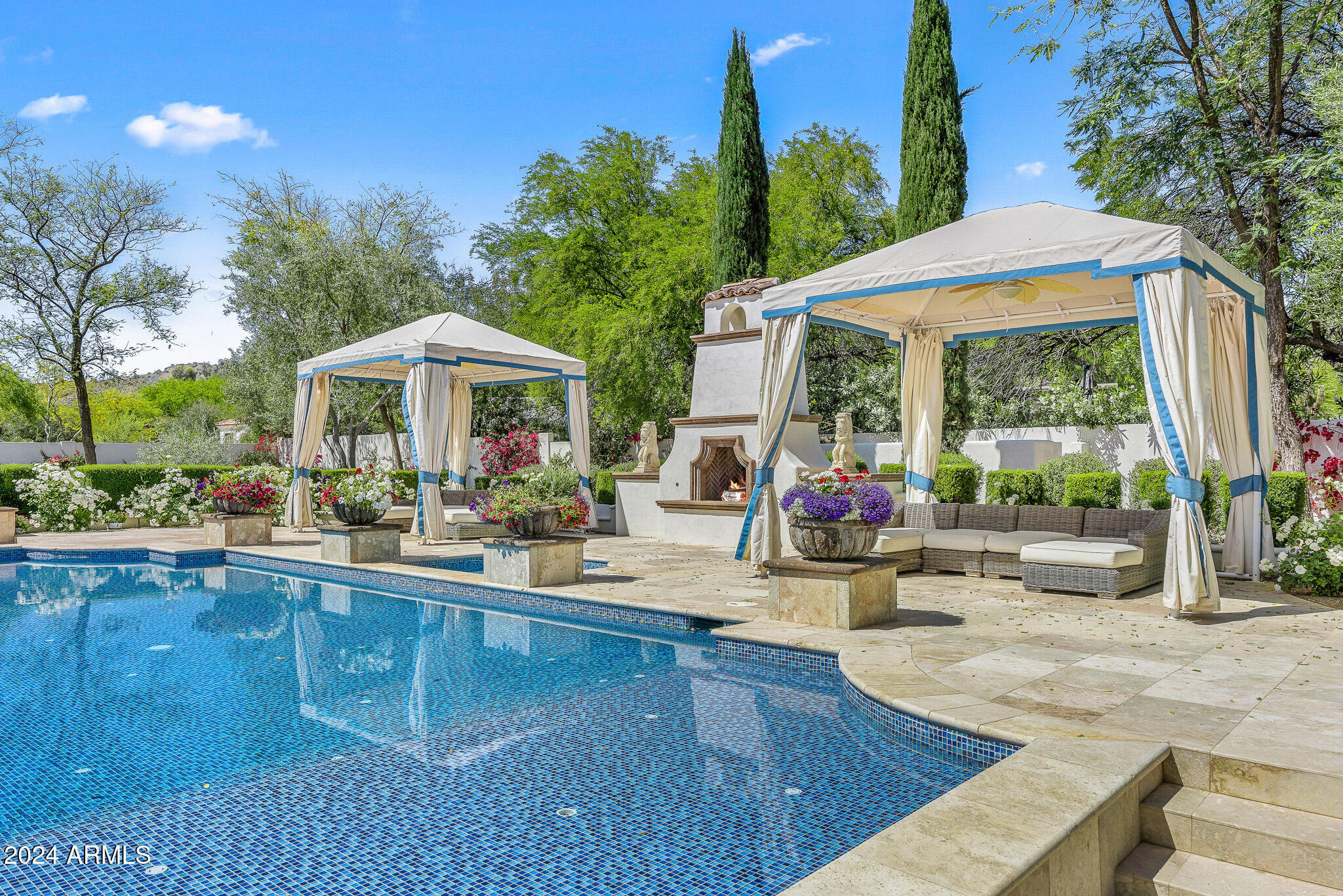 7714 N CALLE CABALLEROS