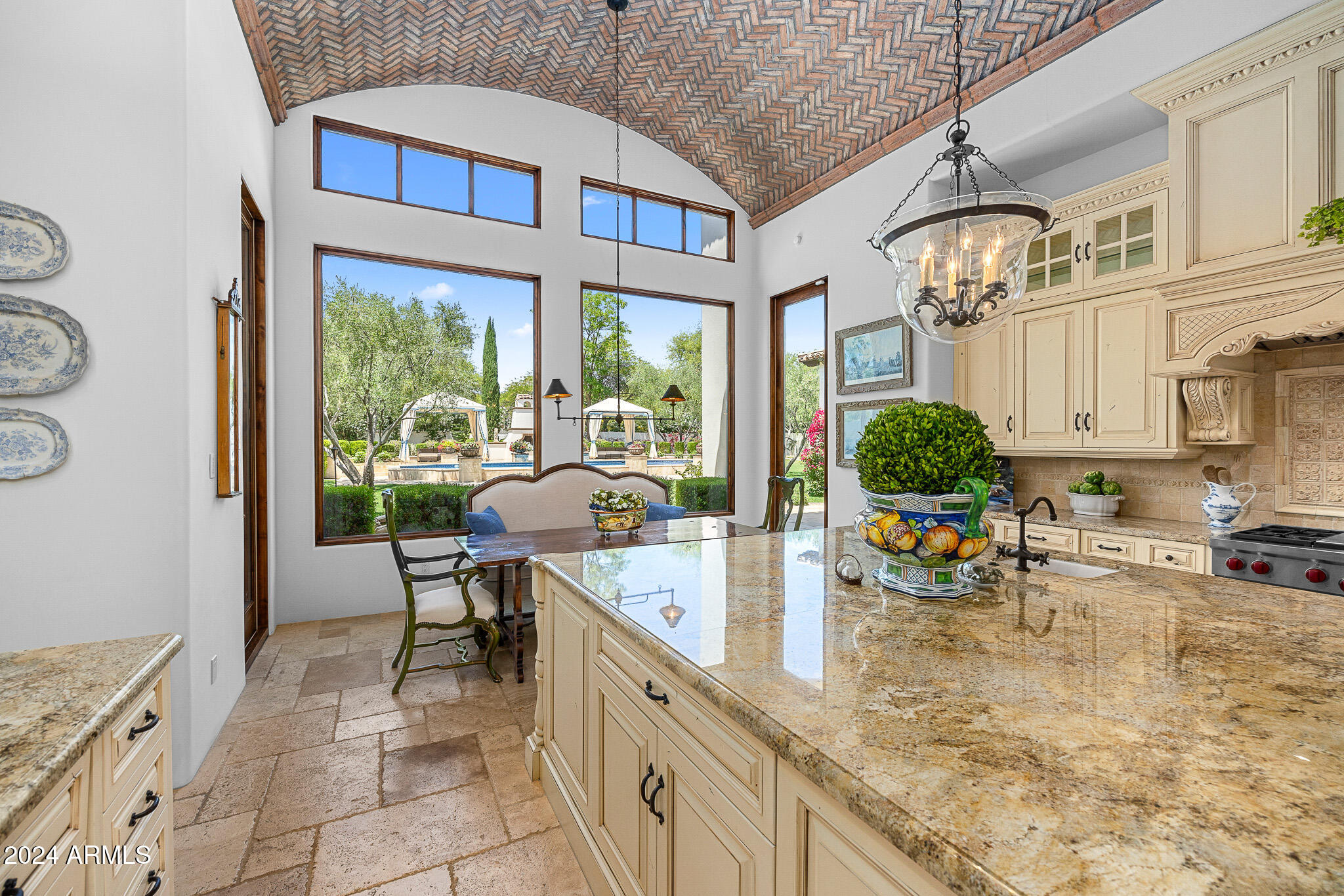 7714 N CALLE CABALLEROS