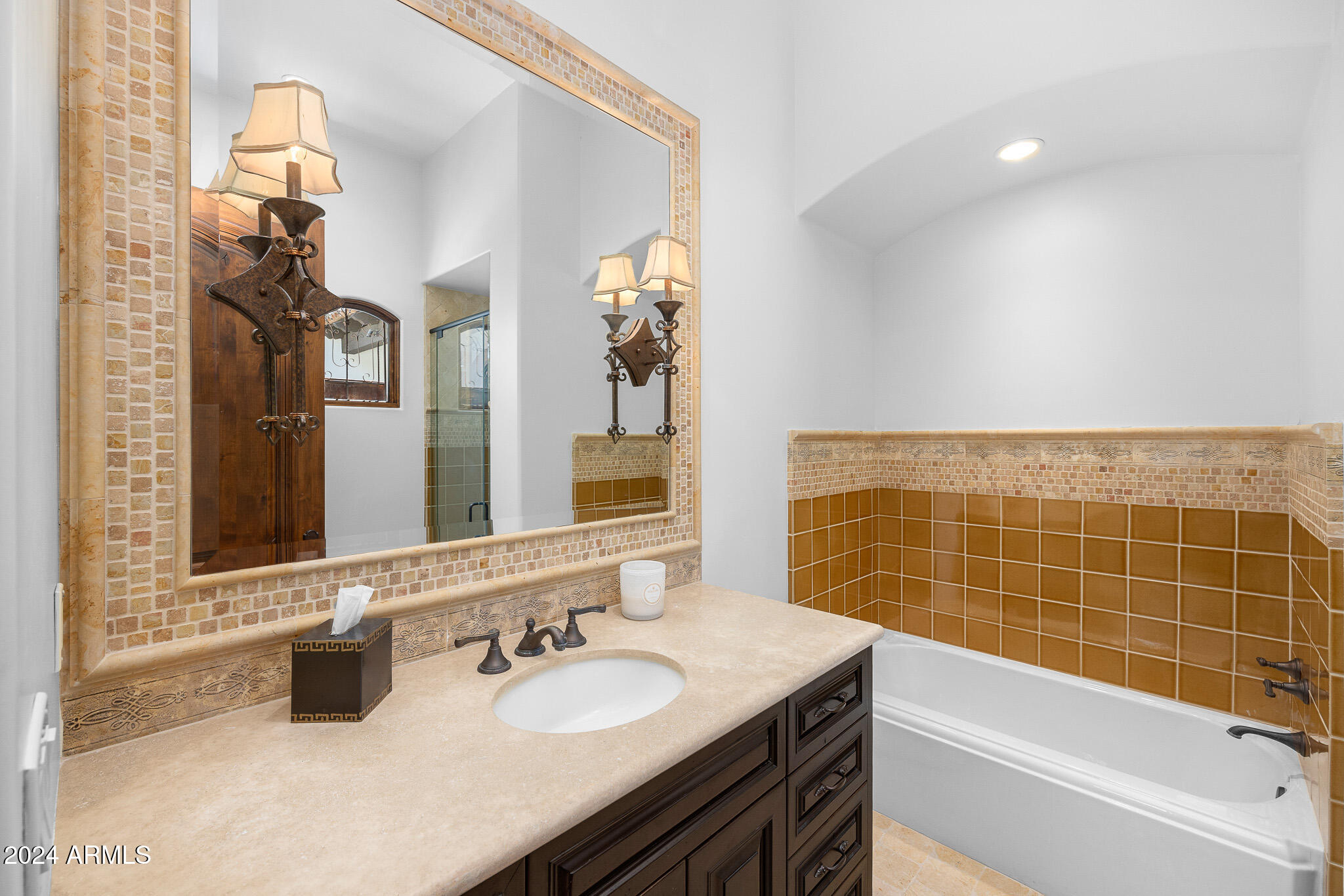 7714 N CALLE CABALLEROS