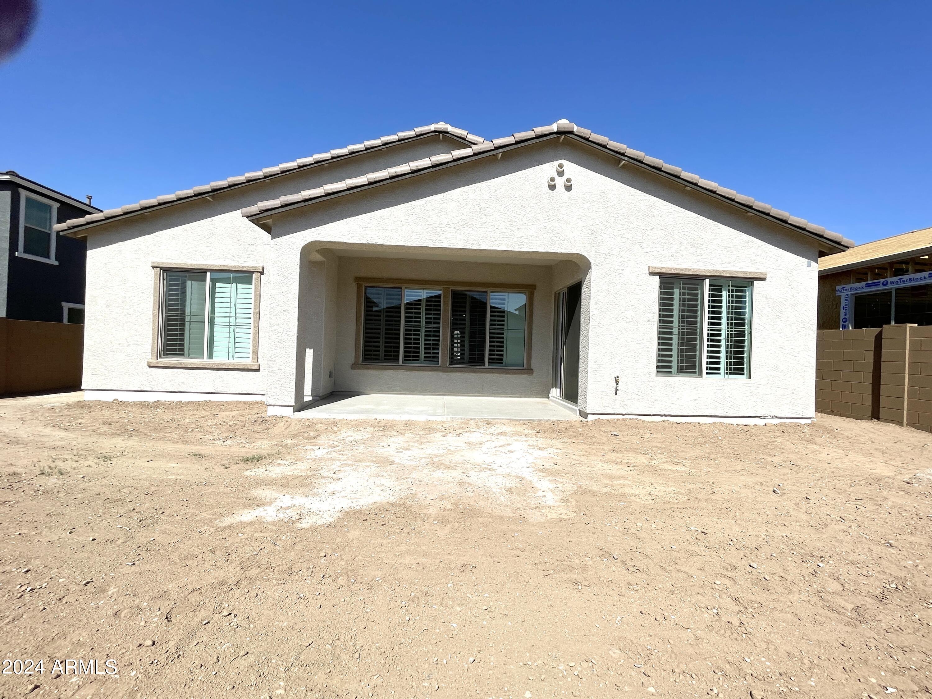 22697 E ROUNDUP Way