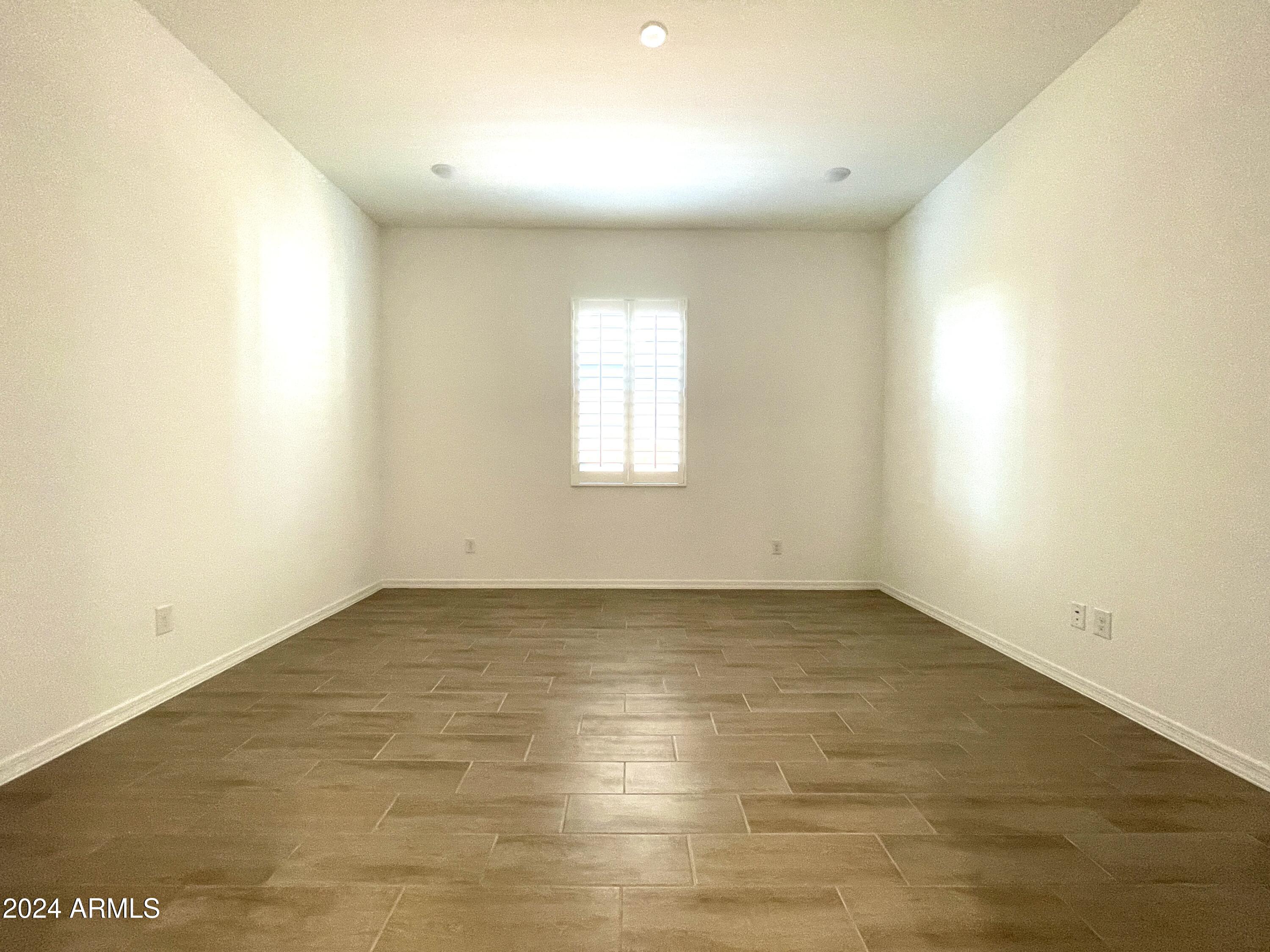 22697 E ROUNDUP Way