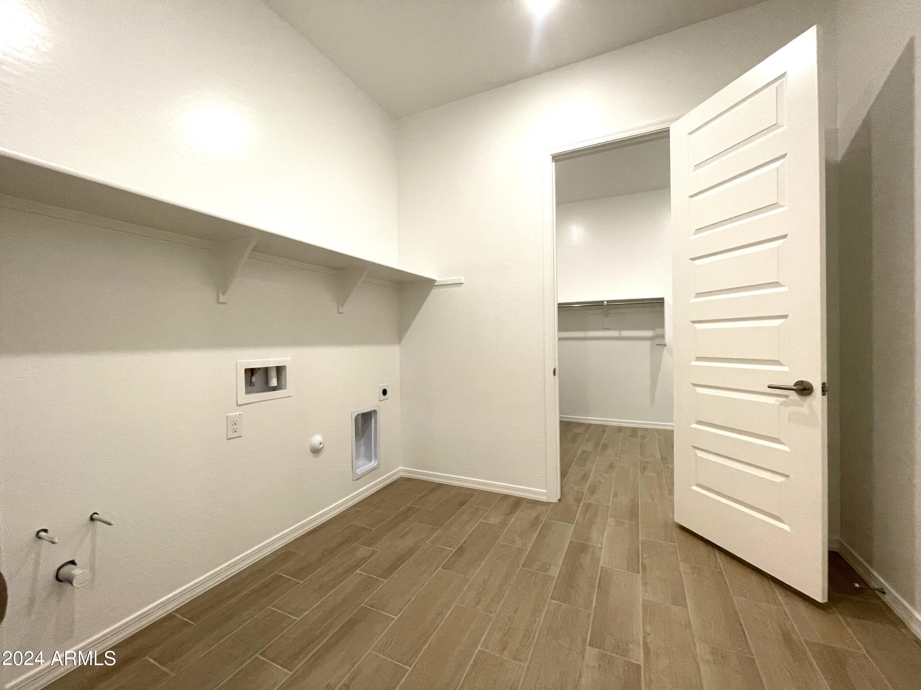 22697 E ROUNDUP Way