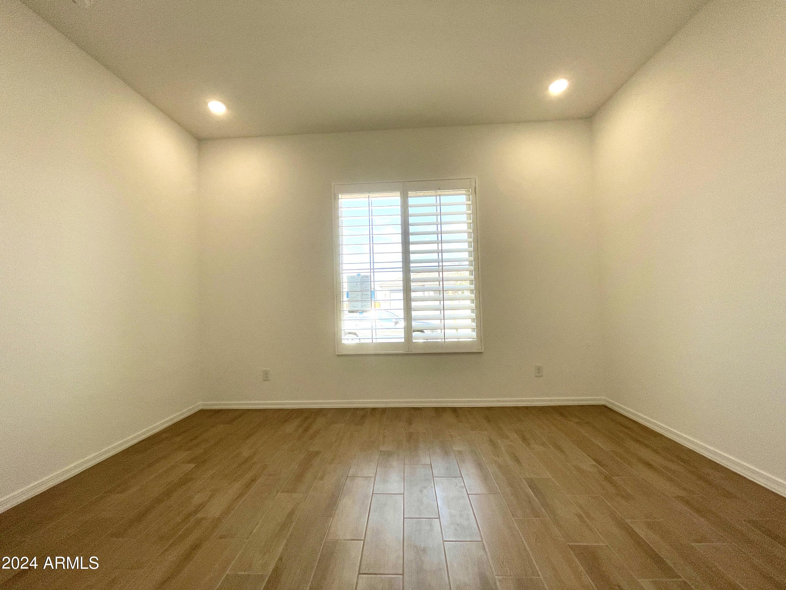 22697 E ROUNDUP Way