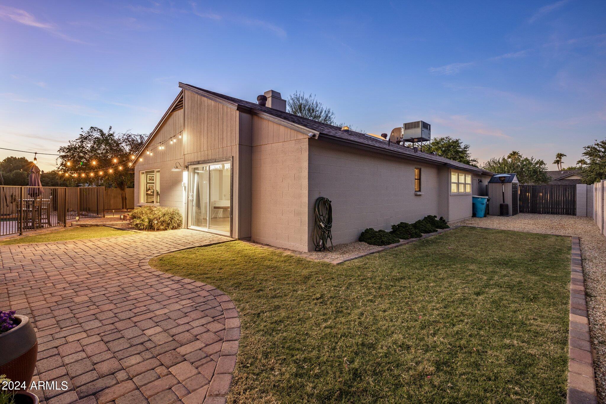 5349 E KELTON Lane