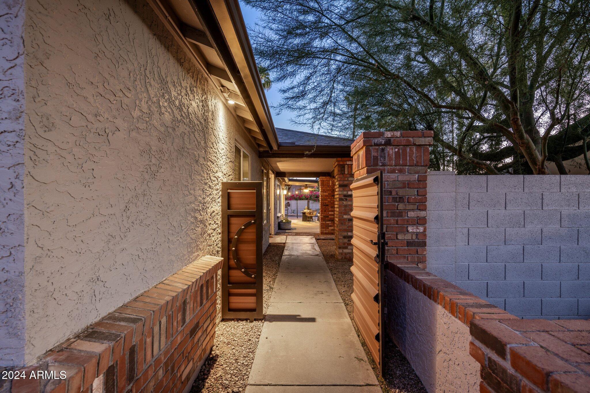 5349 E KELTON Lane