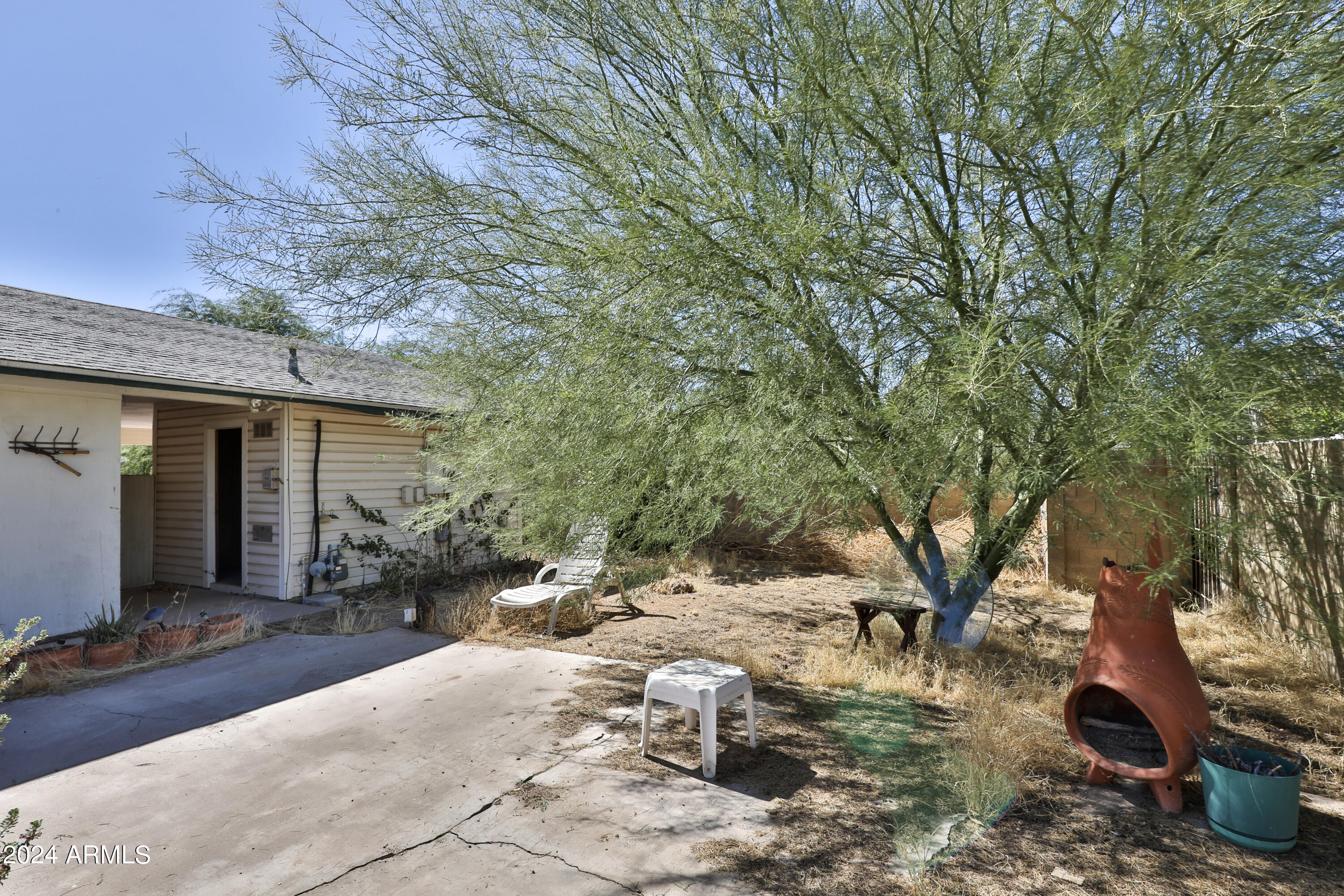 2822 E NORTH Lane