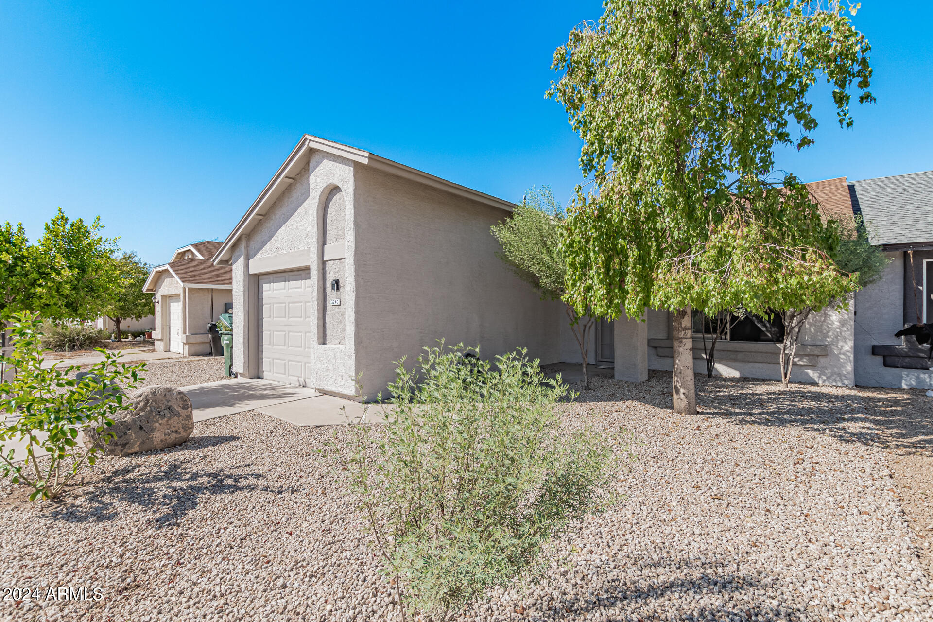 3240 W RUNION Drive