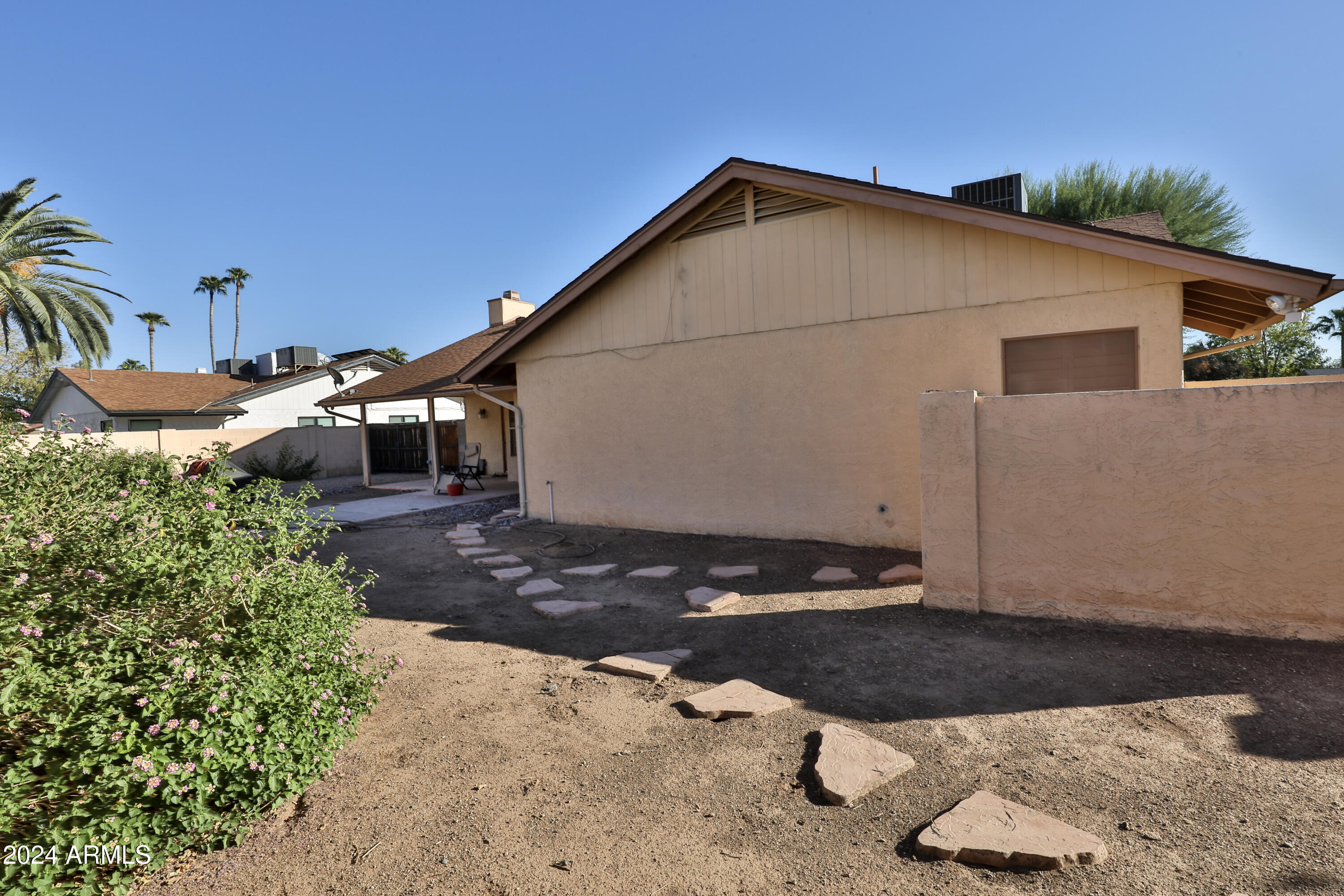 6228 E BLANCHE Drive