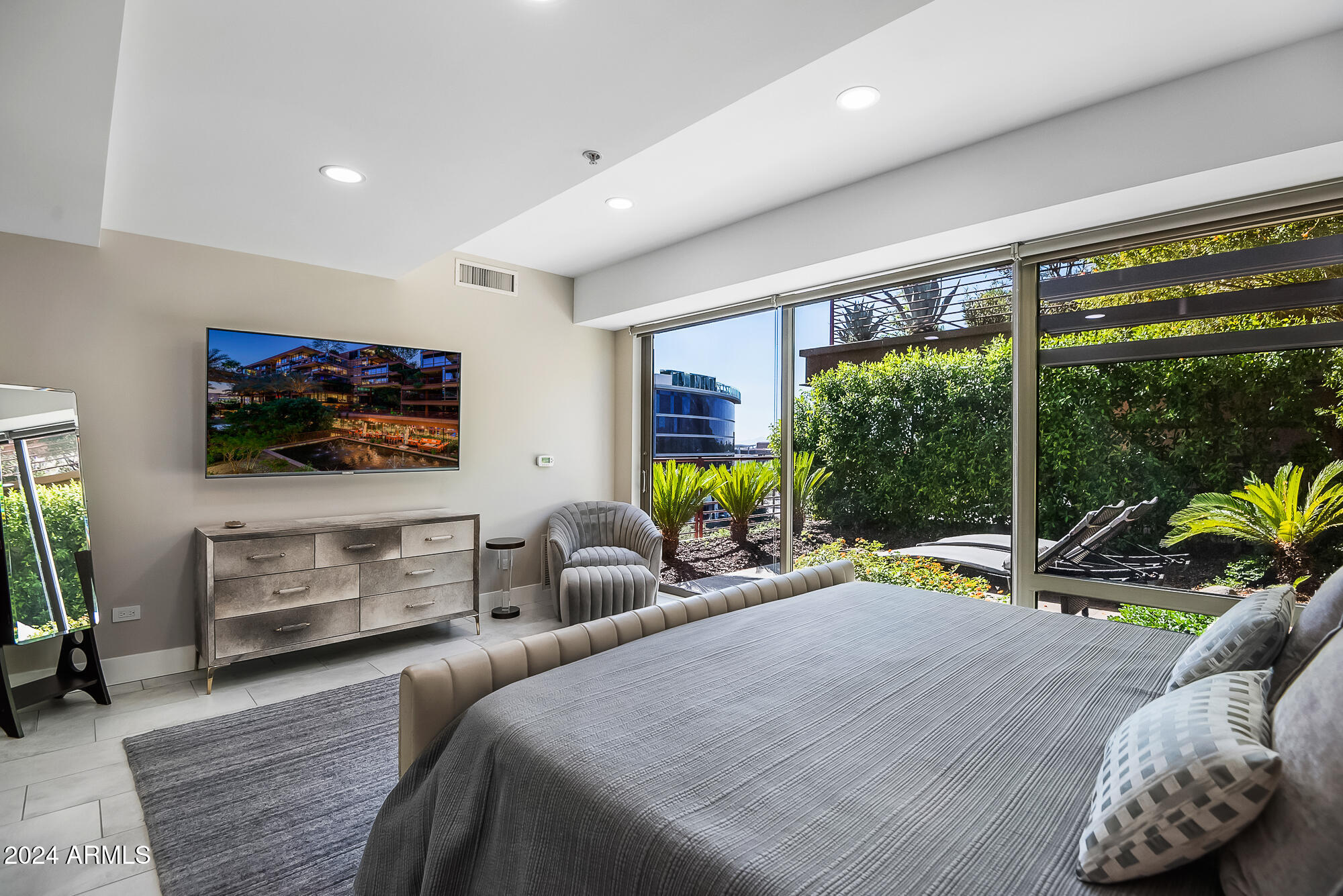 7137 E RANCHO VISTA Drive 5011